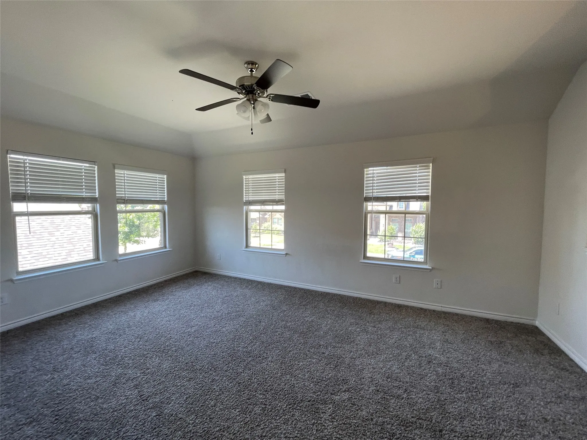 Single Family Residence For Rent in Rockwall County , 564 Declaration Way, Fate, Texas 75189, 4 Bedroom, 3 Bathroom, 2 Garage spaces, 2,670 Sqft, built in 2021, mls#21268258, Real Estate Agent in Fate, Homes For Rent in Rockwall county, Homes For Rent in Fate, Realtor in Fate Texas, Real Estate Brokerage Independent Realty Texas, Luminita Cordes Realtor