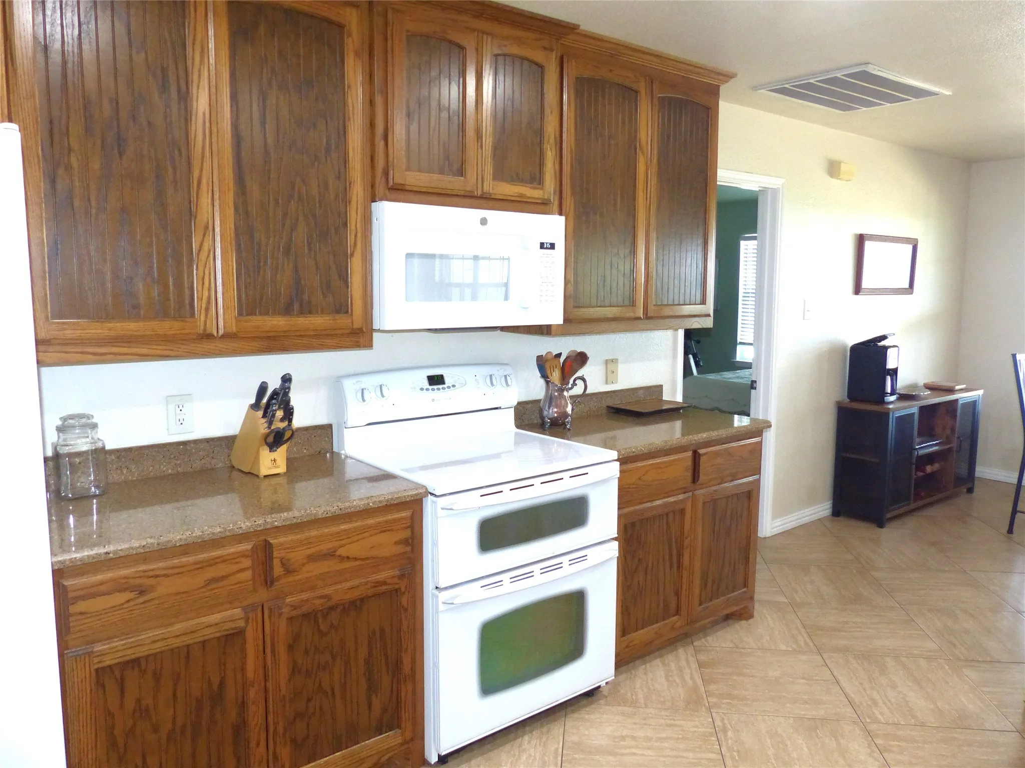 Farm For Sale in Mc Culloch County , 1825 FM 1028, Rochelle, Texas 76872, 2 Bedroom, 2 Bathroom, Garage spaces, 2,090 Sqft, built in 2000, mls#21268255, Real Estate Agent in Rochelle, Homes For Sale in Mc Culloch county, Homes For Sale in Rochelle, Realtor in Rochelle Texas, Real Estate Brokerage Independent Realty Texas, Luminita Cordes Realtor