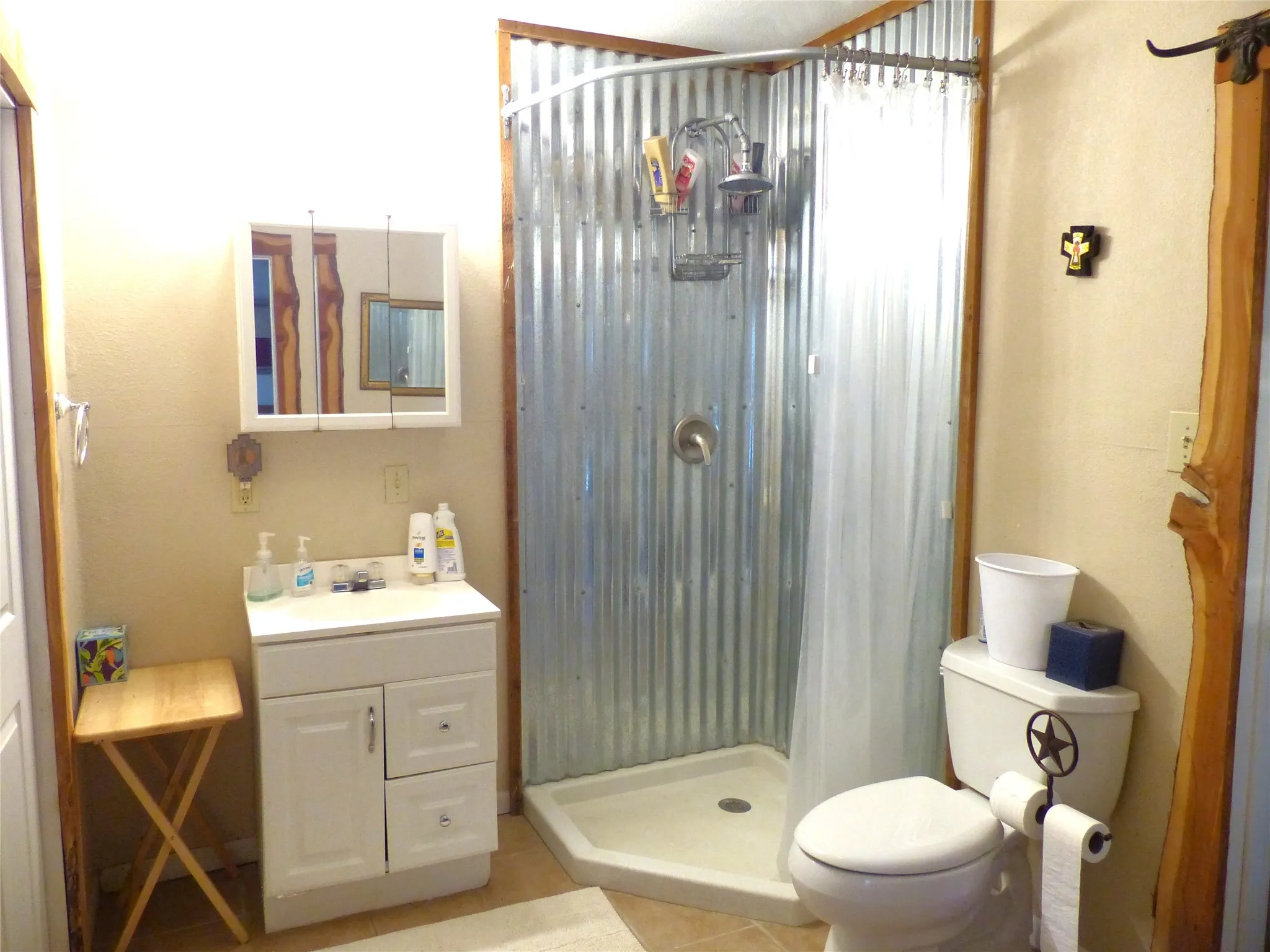 Farm For Sale in Mc Culloch County , 1825 FM 1028, Rochelle, Texas 76872, 2 Bedroom, 2 Bathroom, Garage spaces, 2,090 Sqft, built in 2000, mls#21268255, Real Estate Agent in Rochelle, Homes For Sale in Mc Culloch county, Homes For Sale in Rochelle, Realtor in Rochelle Texas, Real Estate Brokerage Independent Realty Texas, Luminita Cordes Realtor