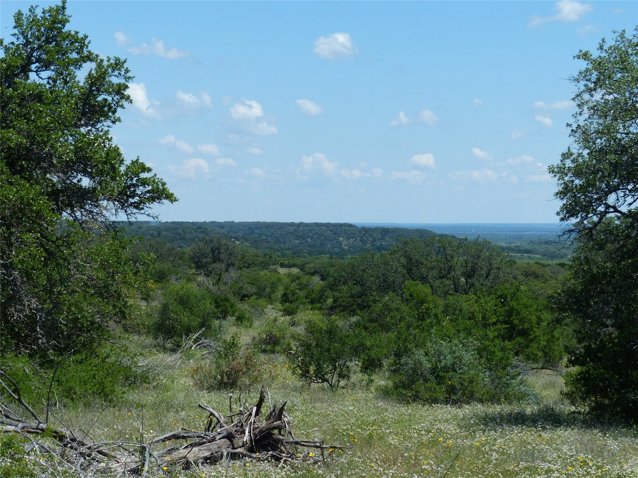 Farm For Sale in Mc Culloch County , 1825 FM 1028, Rochelle, Texas 76872, 2 Bedroom, 2 Bathroom, Garage spaces, 2,090 Sqft, built in 2000, mls#21268255, Real Estate Agent in Rochelle, Homes For Sale in Mc Culloch county, Homes For Sale in Rochelle, Realtor in Rochelle Texas, Real Estate Brokerage Independent Realty Texas, Luminita Cordes Realtor