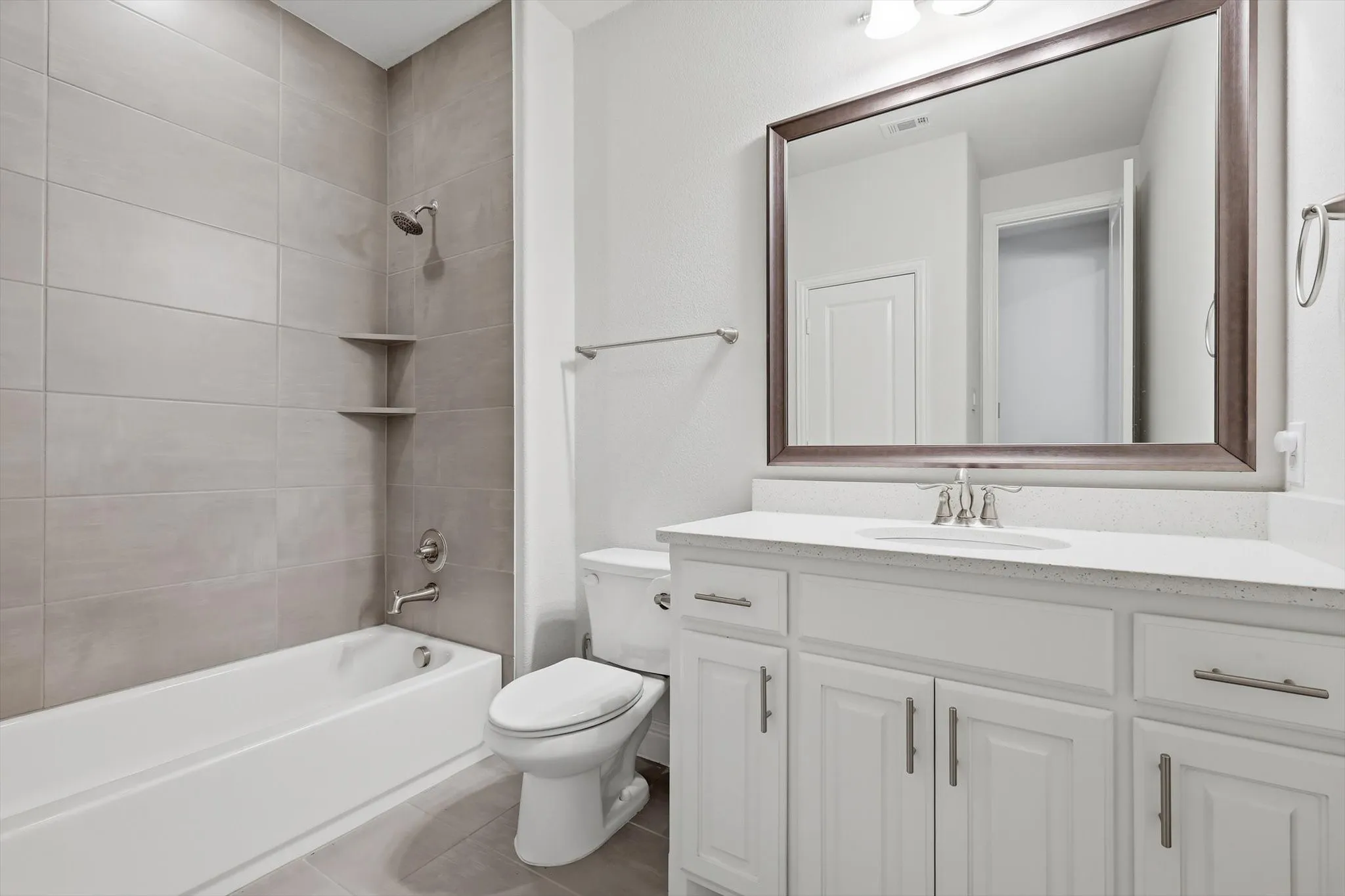 Single Family Residence For Sale in Denton County , 9900 Denali Drive, Little Elm, Texas 75068, 3 Bedroom, 2 Bathroom, 2 Garage spaces, 2,095 Sqft, built in 2017, mls#21267952, Real Estate Agent in Little Elm, Homes For Sale in Denton county, Homes For Sale in Little Elm, Realtor in Little Elm Texas, Real Estate Brokerage Independent Realty Texas, Luminita Cordes Realtor