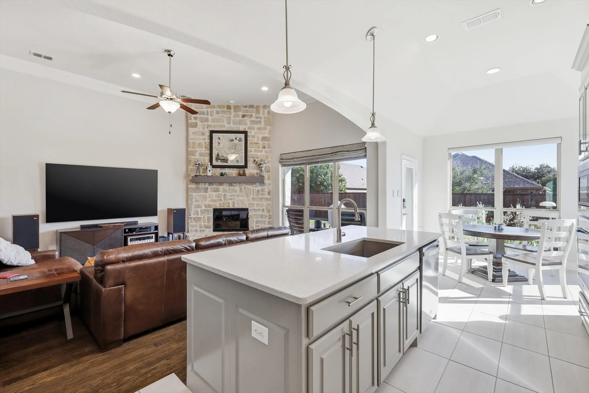 Single Family Residence For Sale in Denton County , 9900 Denali Drive, Little Elm, Texas 75068, 3 Bedroom, 2 Bathroom, 2 Garage spaces, 2,095 Sqft, built in 2017, mls#21267952, Real Estate Agent in Little Elm, Homes For Sale in Denton county, Homes For Sale in Little Elm, Realtor in Little Elm Texas, Real Estate Brokerage Independent Realty Texas, Luminita Cordes Realtor