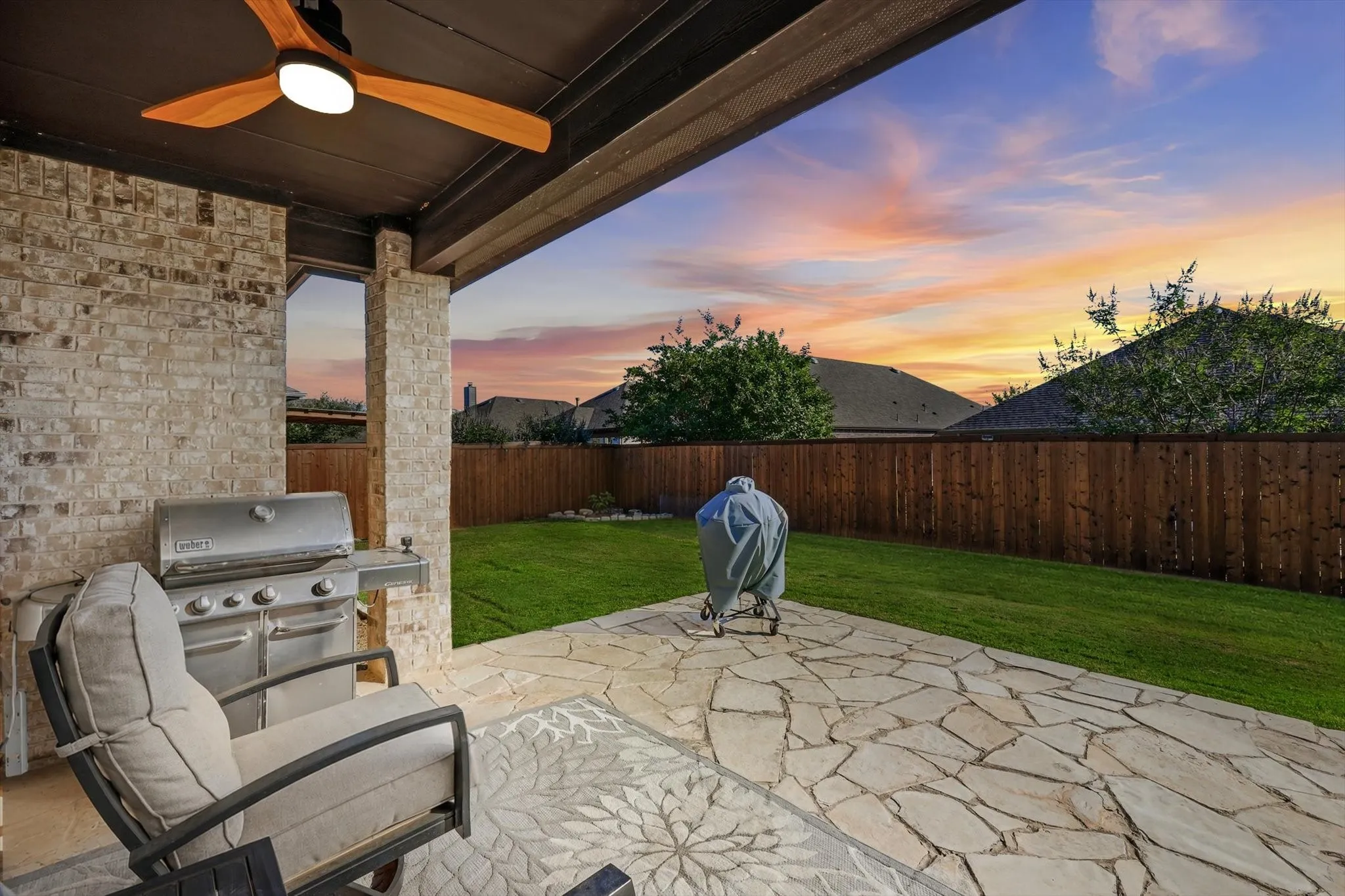 Single Family Residence For Sale in Denton County , 9900 Denali Drive, Little Elm, Texas 75068, 3 Bedroom, 2 Bathroom, 2 Garage spaces, 2,095 Sqft, built in 2017, mls#21267952, Real Estate Agent in Little Elm, Homes For Sale in Denton county, Homes For Sale in Little Elm, Realtor in Little Elm Texas, Real Estate Brokerage Independent Realty Texas, Luminita Cordes Realtor