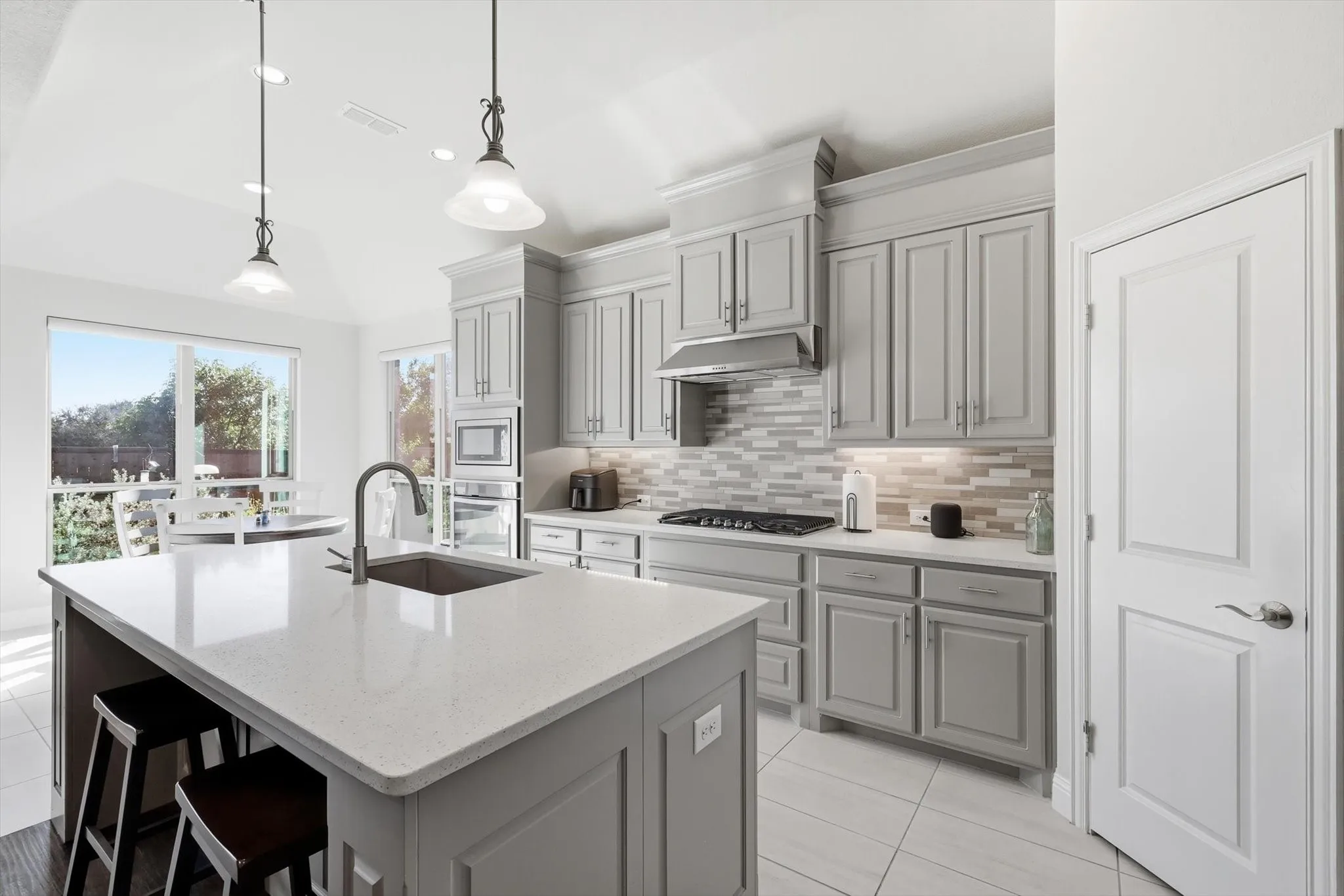 Single Family Residence For Sale in Denton County , 9900 Denali Drive, Little Elm, Texas 75068, 3 Bedroom, 2 Bathroom, 2 Garage spaces, 2,095 Sqft, built in 2017, mls#21267952, Real Estate Agent in Little Elm, Homes For Sale in Denton county, Homes For Sale in Little Elm, Realtor in Little Elm Texas, Real Estate Brokerage Independent Realty Texas, Luminita Cordes Realtor