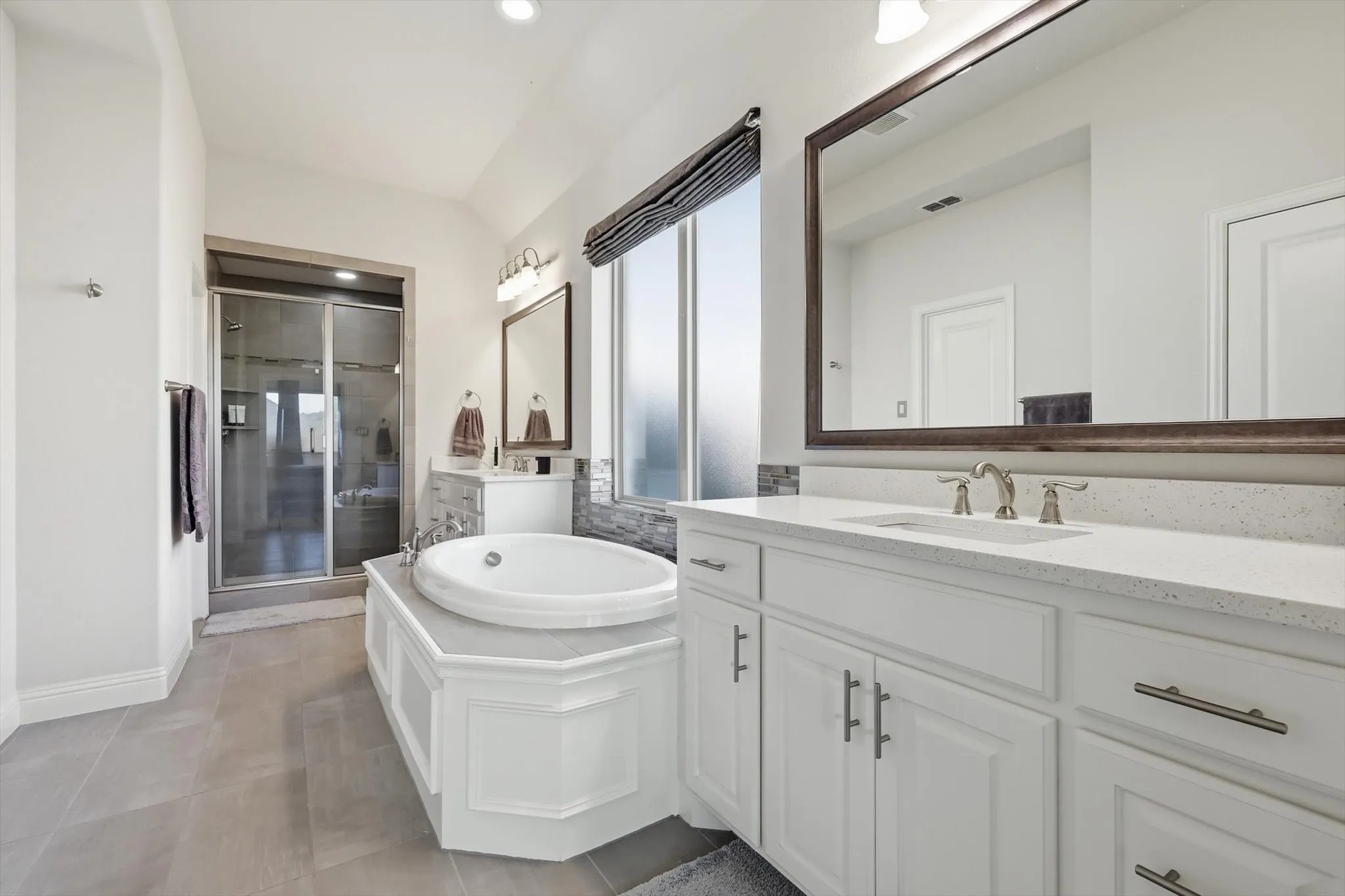 Single Family Residence For Sale in Denton County , 9900 Denali Drive, Little Elm, Texas 75068, 3 Bedroom, 2 Bathroom, 2 Garage spaces, 2,095 Sqft, built in 2017, mls#21267952, Real Estate Agent in Little Elm, Homes For Sale in Denton county, Homes For Sale in Little Elm, Realtor in Little Elm Texas, Real Estate Brokerage Independent Realty Texas, Luminita Cordes Realtor