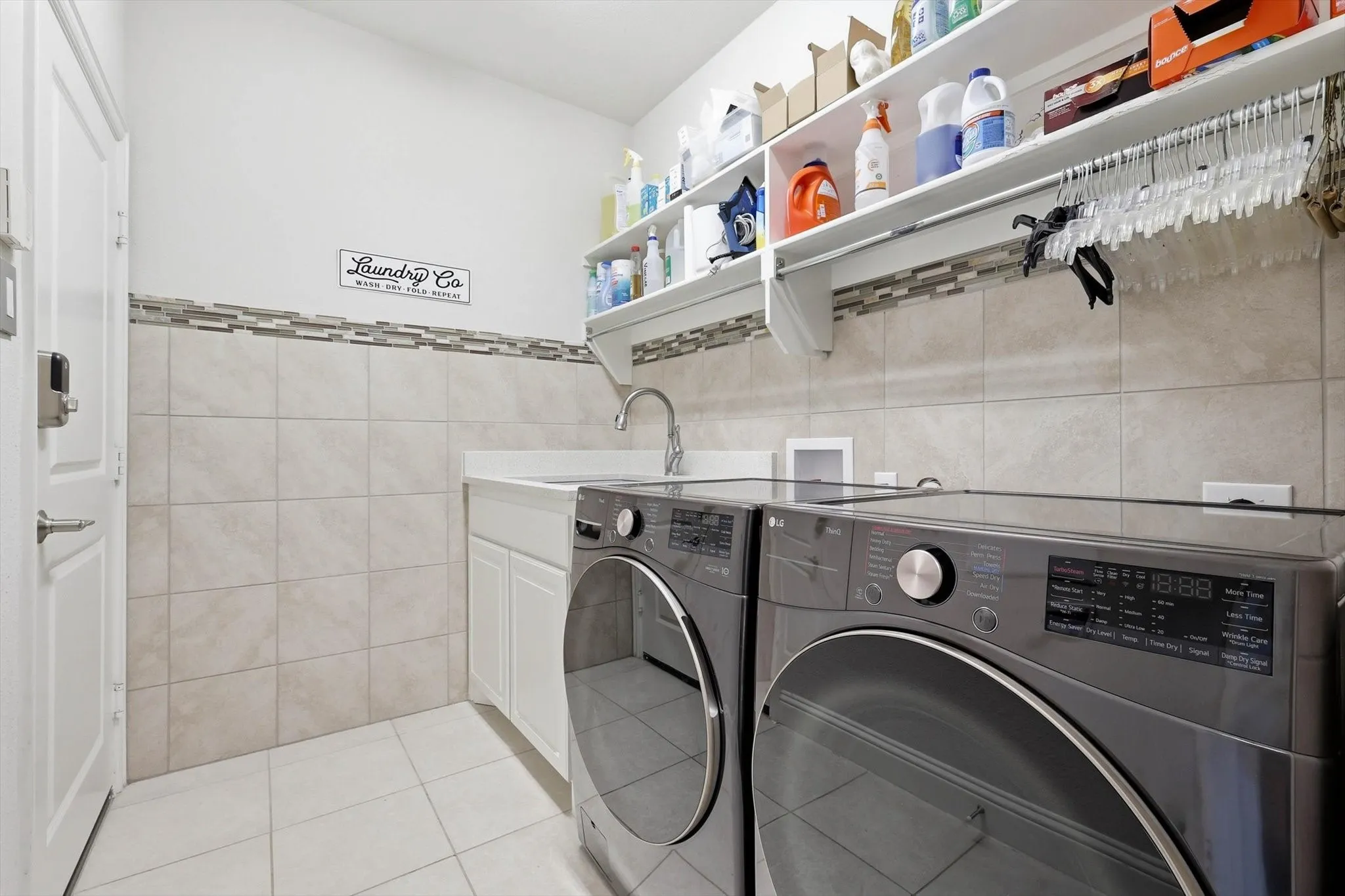 Single Family Residence For Sale in Denton County , 9900 Denali Drive, Little Elm, Texas 75068, 3 Bedroom, 2 Bathroom, 2 Garage spaces, 2,095 Sqft, built in 2017, mls#21267952, Real Estate Agent in Little Elm, Homes For Sale in Denton county, Homes For Sale in Little Elm, Realtor in Little Elm Texas, Real Estate Brokerage Independent Realty Texas, Luminita Cordes Realtor