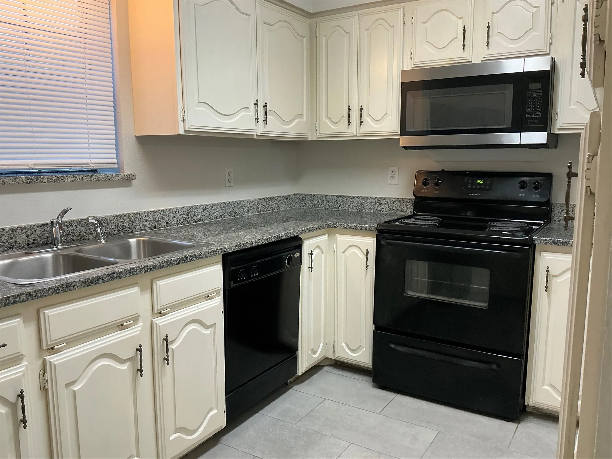 Condominium For Rent in Dallas County , 923 Turtle Lake Boulevard, Irving, Texas 75060, 1 Bedroom, 2 Bathroom, Garage spaces, 940 Sqft, built in 1982, mls#21265761, Real Estate Agent in Irving, Homes For Rent in Dallas county, Homes For Rent in Irving, Realtor in Irving Texas, Real Estate Brokerage Independent Realty Texas, Luminita Cordes Realtor