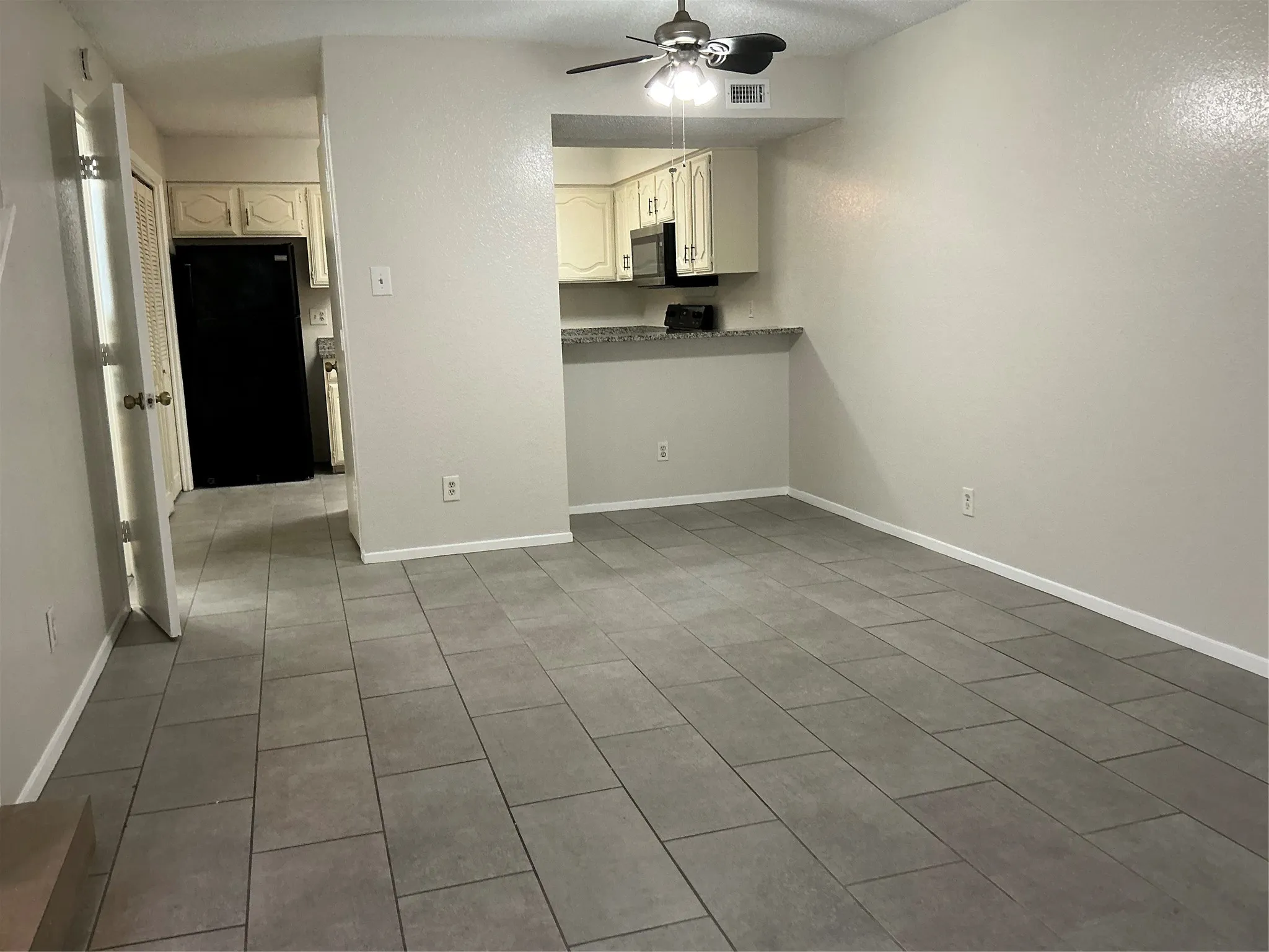 Condominium For Rent in Dallas County , 923 Turtle Lake Boulevard, Irving, Texas 75060, 1 Bedroom, 2 Bathroom, Garage spaces, 940 Sqft, built in 1982, mls#21265761, Real Estate Agent in Irving, Homes For Rent in Dallas county, Homes For Rent in Irving, Realtor in Irving Texas, Real Estate Brokerage Independent Realty Texas, Luminita Cordes Realtor