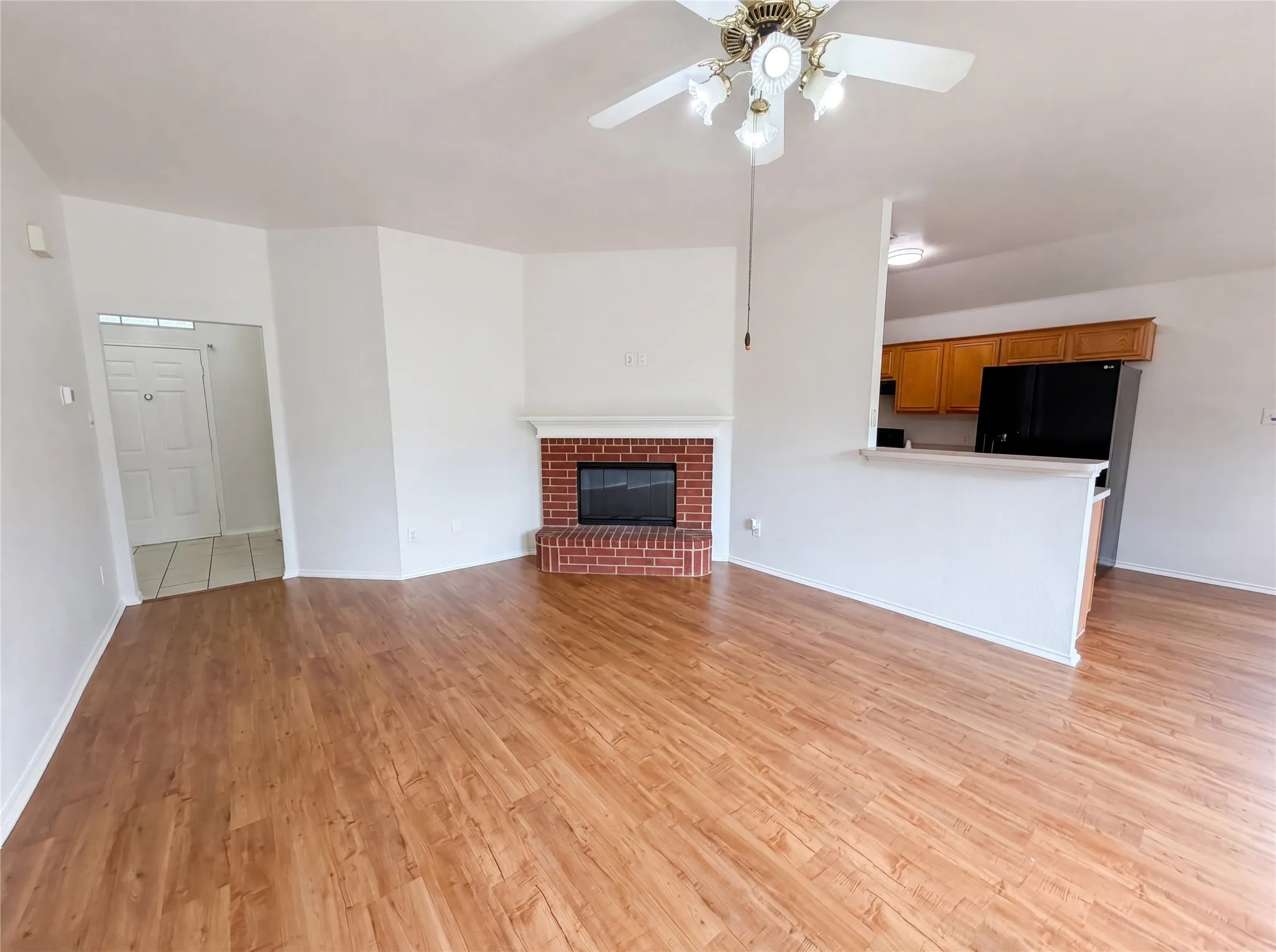 Single Family Residence For Sale in Dallas County , 5432 Nuthatch Street, Dallas, Texas 75236, 3 Bedroom, 2 Bathroom, 2 Garage spaces, 1,323 Sqft, built in 2001, mls#21268315, Real Estate Agent in Dallas, Homes For Sale in Dallas county, Homes For Sale in Dallas, Realtor in Dallas Texas, Real Estate Brokerage Independent Realty Texas, Luminita Cordes Realtor