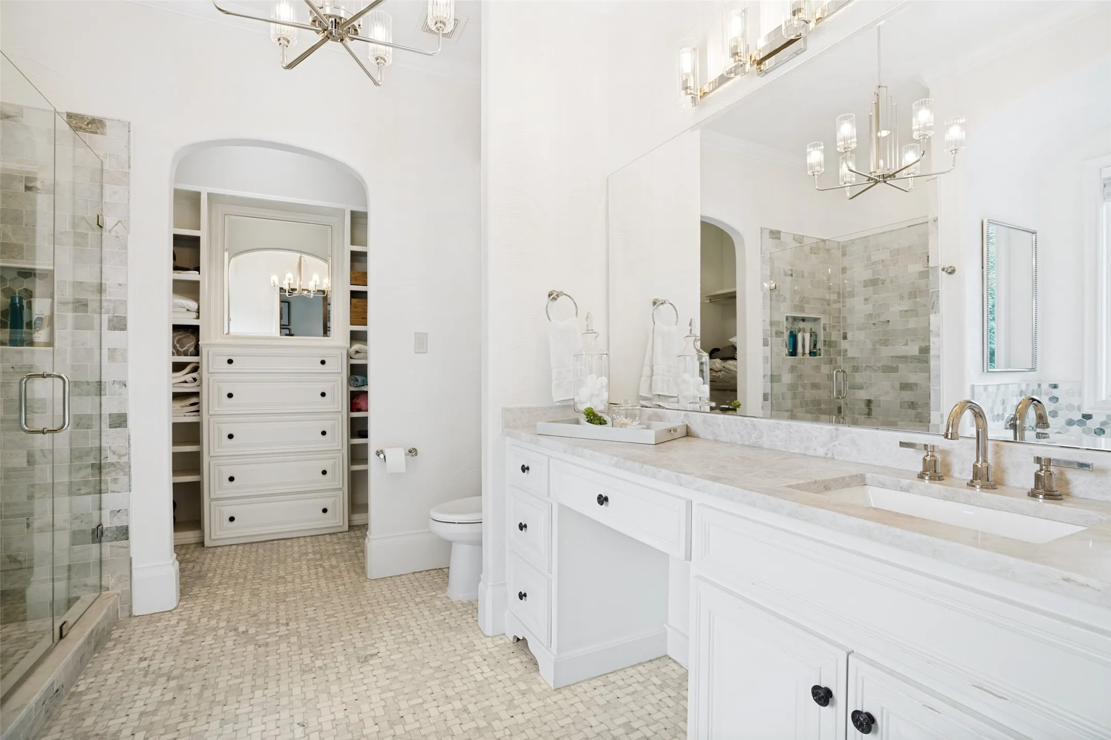 Single Family Residence For Sale in Tarrant County , 1701 Sherburne Drive, Keller, Texas 76262, 5 Bedroom, 7 Bathroom, 6 Garage spaces, 8,654 Sqft, built in 2009, mls#21268318, Real Estate Agent in Keller, Homes For Sale in Tarrant county, Homes For Sale in Keller, Realtor in Keller Texas, Real Estate Brokerage Independent Realty Texas, Luminita Cordes Realtor