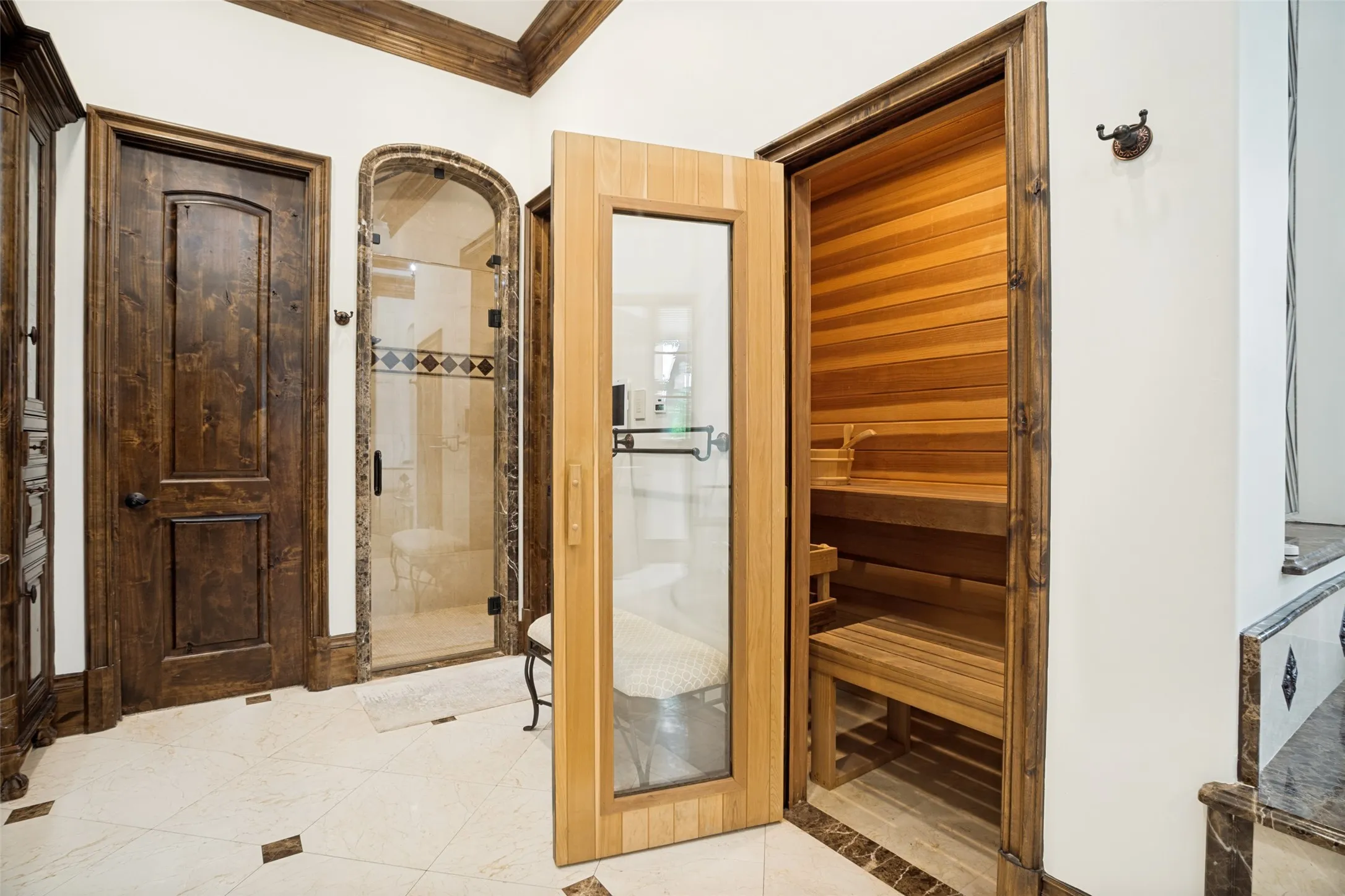 Single Family Residence For Sale in Tarrant County , 1701 Sherburne Drive, Keller, Texas 76262, 5 Bedroom, 7 Bathroom, 6 Garage spaces, 8,654 Sqft, built in 2009, mls#21268318, Real Estate Agent in Keller, Homes For Sale in Tarrant county, Homes For Sale in Keller, Realtor in Keller Texas, Real Estate Brokerage Independent Realty Texas, Luminita Cordes Realtor