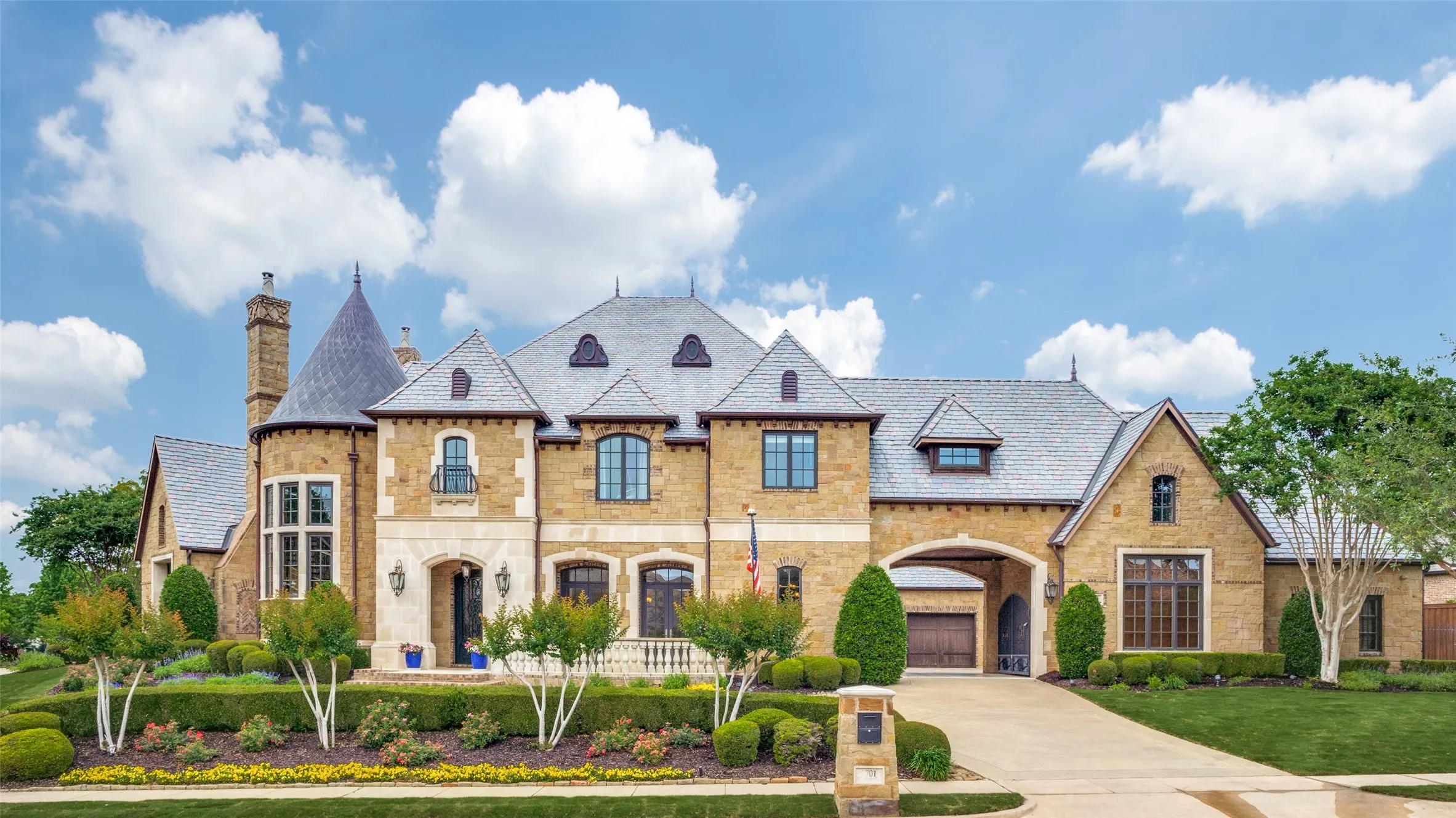Single Family Residence For Sale in Tarrant County , 1701 Sherburne Drive, Keller, Texas 76262, 5 Bedroom, 7 Bathroom, 6 Garage spaces, 8,654 Sqft, built in 2009, mls#21268318, Real Estate Agent in Keller, Homes For Sale in Tarrant county, Homes For Sale in Keller, Realtor in Keller Texas, Real Estate Brokerage Independent Realty Texas, Luminita Cordes Realtor