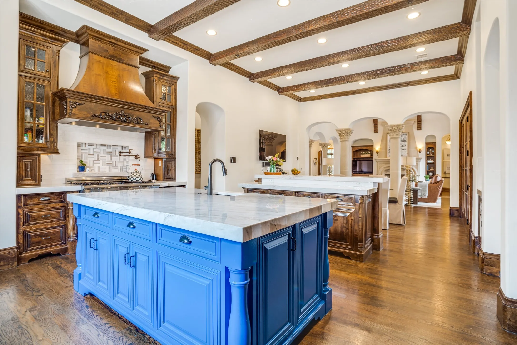Single Family Residence For Sale in Tarrant County , 1701 Sherburne Drive, Keller, Texas 76262, 5 Bedroom, 7 Bathroom, 6 Garage spaces, 8,654 Sqft, built in 2009, mls#21268318, Real Estate Agent in Keller, Homes For Sale in Tarrant county, Homes For Sale in Keller, Realtor in Keller Texas, Real Estate Brokerage Independent Realty Texas, Luminita Cordes Realtor