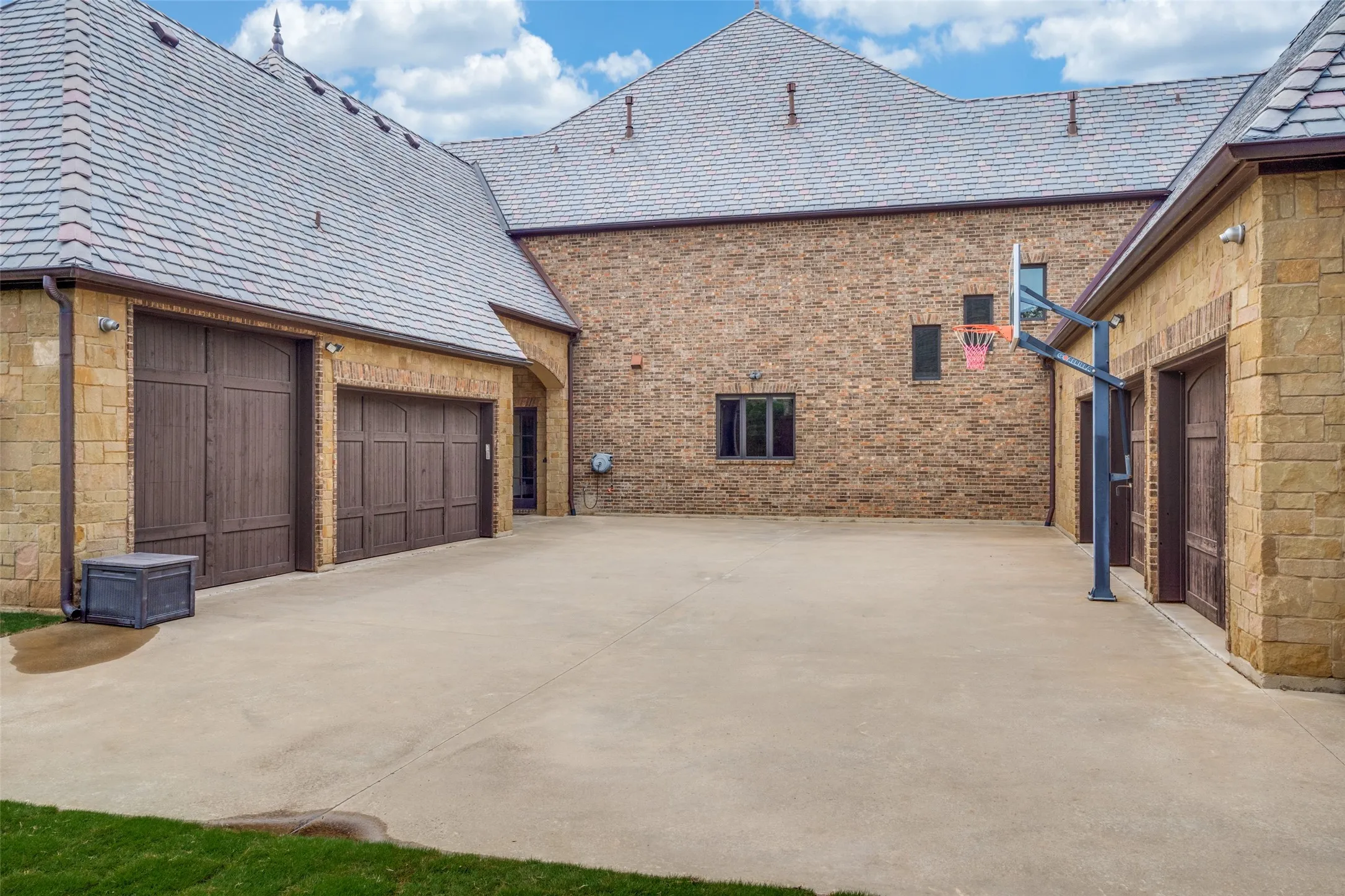 Single Family Residence For Sale in Tarrant County , 1701 Sherburne Drive, Keller, Texas 76262, 5 Bedroom, 7 Bathroom, 6 Garage spaces, 8,654 Sqft, built in 2009, mls#21268318, Real Estate Agent in Keller, Homes For Sale in Tarrant county, Homes For Sale in Keller, Realtor in Keller Texas, Real Estate Brokerage Independent Realty Texas, Luminita Cordes Realtor