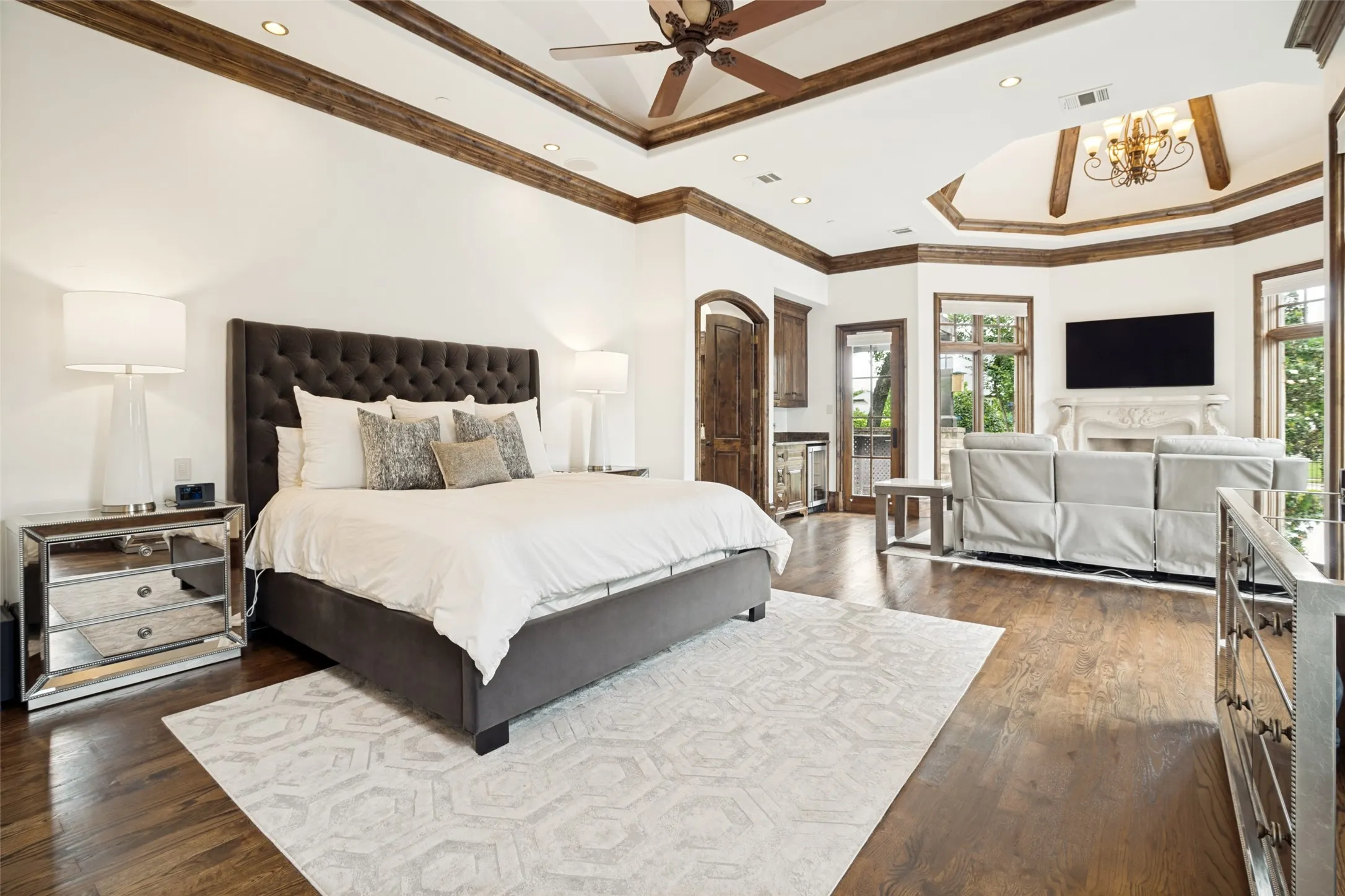 Single Family Residence For Sale in Tarrant County , 1701 Sherburne Drive, Keller, Texas 76262, 5 Bedroom, 7 Bathroom, 6 Garage spaces, 8,654 Sqft, built in 2009, mls#21268318, Real Estate Agent in Keller, Homes For Sale in Tarrant county, Homes For Sale in Keller, Realtor in Keller Texas, Real Estate Brokerage Independent Realty Texas, Luminita Cordes Realtor