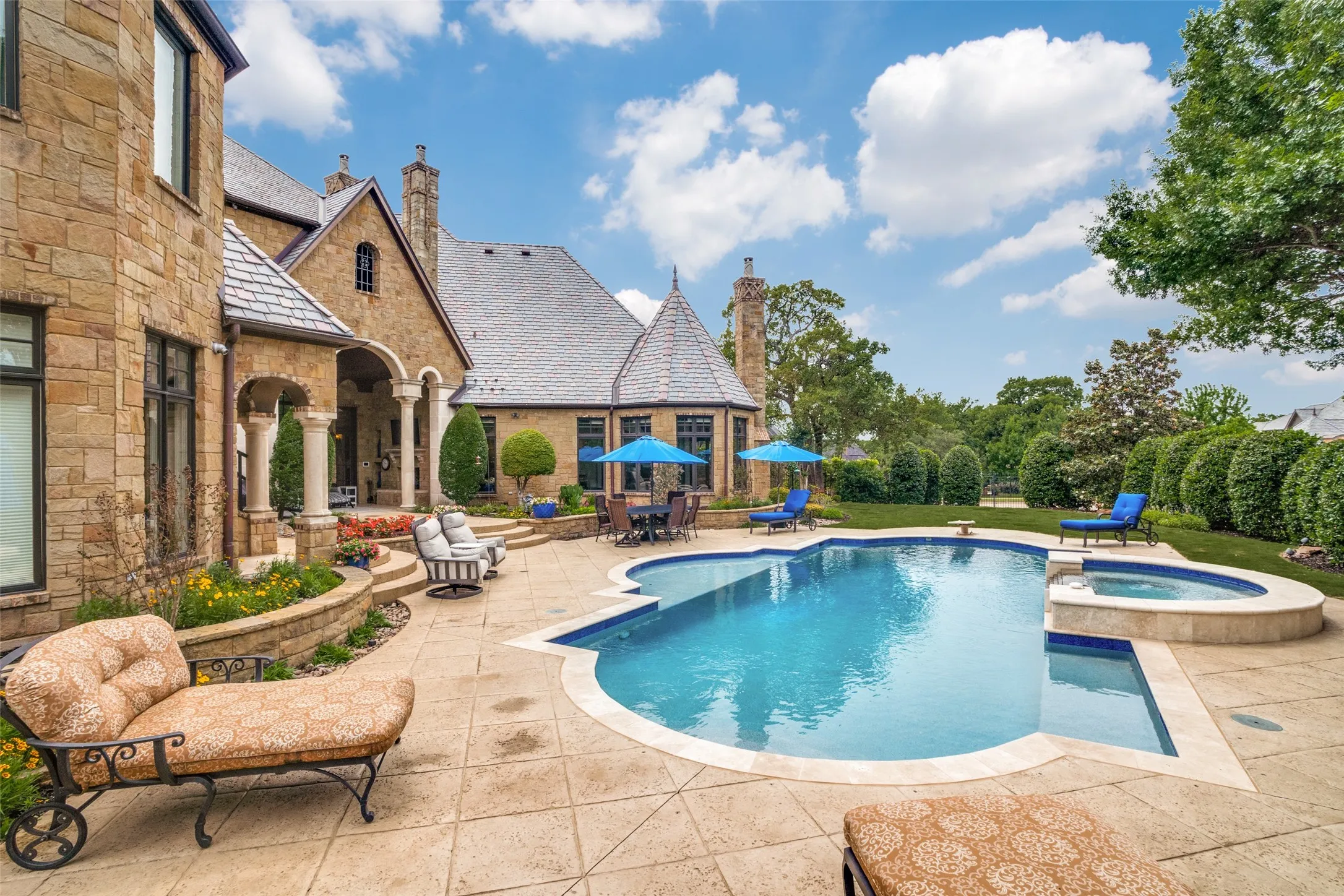 Single Family Residence For Sale in Tarrant County , 1701 Sherburne Drive, Keller, Texas 76262, 5 Bedroom, 7 Bathroom, 6 Garage spaces, 8,654 Sqft, built in 2009, mls#21268318, Real Estate Agent in Keller, Homes For Sale in Tarrant county, Homes For Sale in Keller, Realtor in Keller Texas, Real Estate Brokerage Independent Realty Texas, Luminita Cordes Realtor