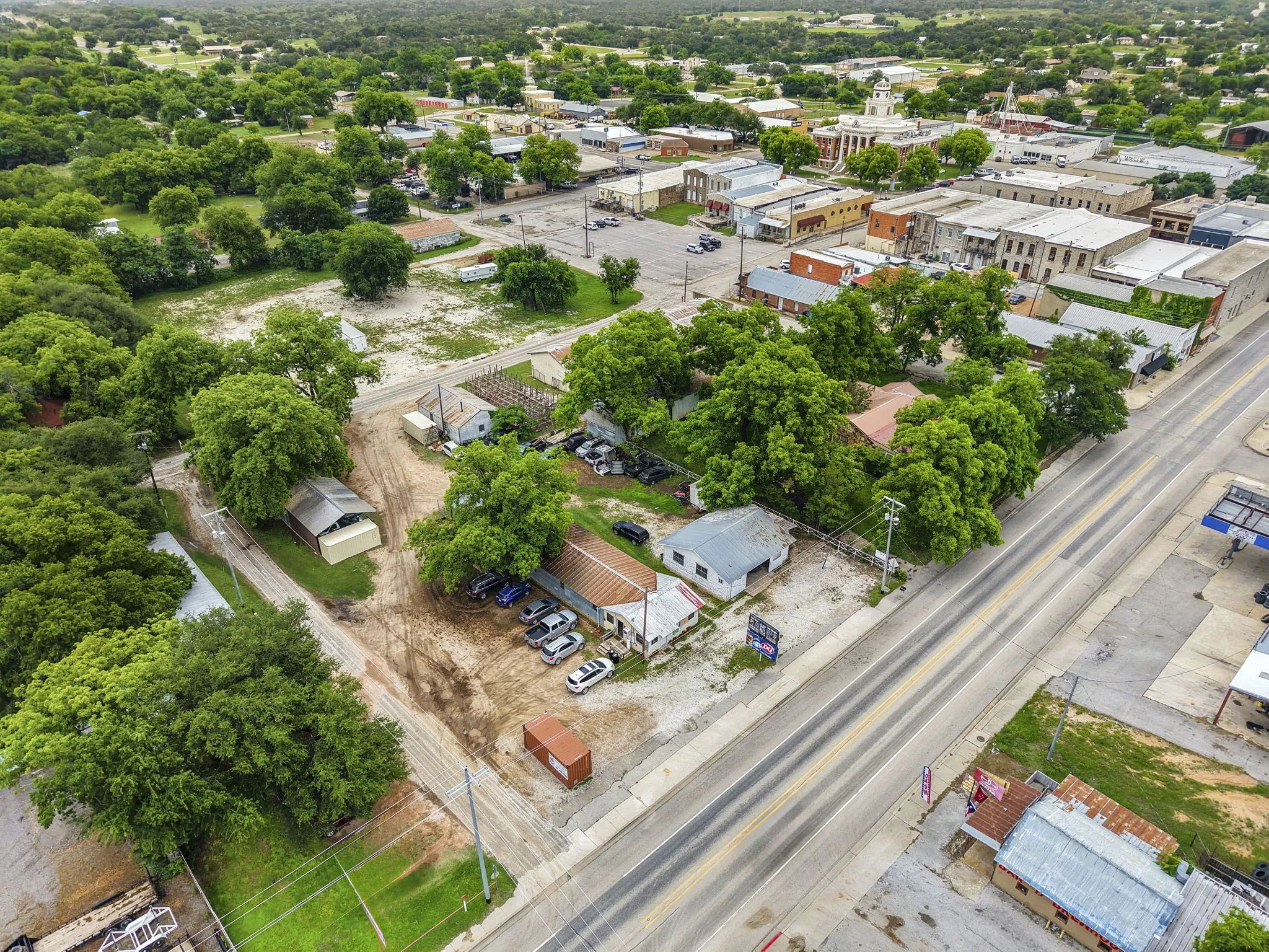 Industrial For Sale in San Saba County , 214 N High Street, San Saba, Texas 76877, 0, 0, Garage spaces, 1,540 Sqft, built in 1940, mls#21267150, Real Estate Agent in San Saba, Homes For Sale in San Saba county, Homes For Sale in San Saba, Realtor in San Saba Texas, Real Estate Brokerage Independent Realty Texas, Luminita Cordes Realtor