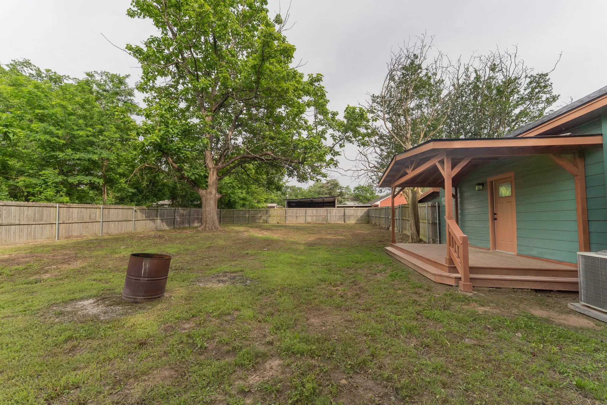 Single Family Residence For Sale in Wood County , 308 W Pine Street, Winnsboro, Texas 75494, 3 Bedroom, 2 Bathroom, Garage spaces, 1,400 Sqft, built in 1930, mls#21267716, Real Estate Agent in Winnsboro, Homes For Sale in Wood county, Homes For Sale in Winnsboro, Realtor in Winnsboro Texas, Real Estate Brokerage Independent Realty Texas, Luminita Cordes Realtor