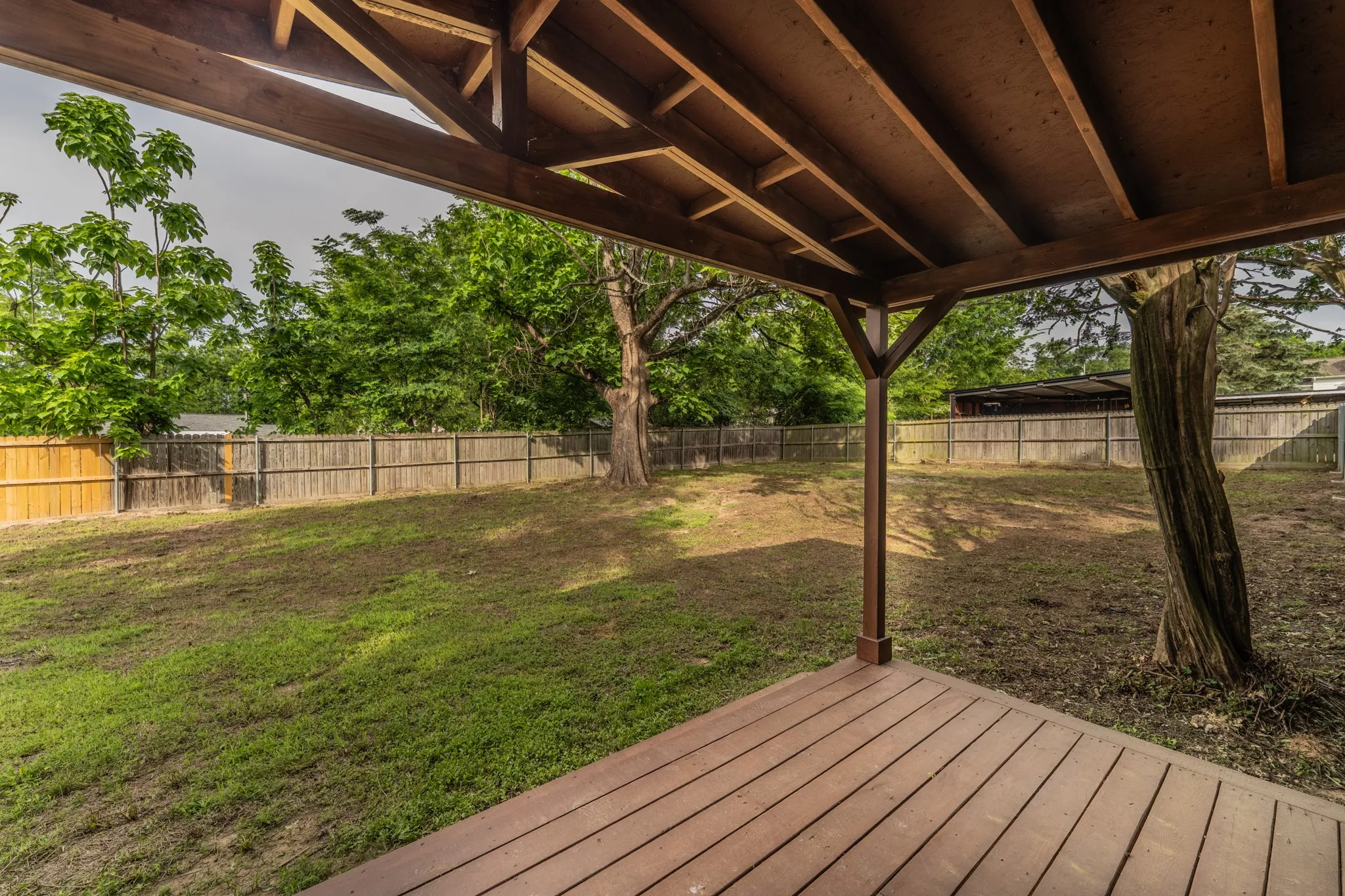 Single Family Residence For Sale in Wood County , 308 W Pine Street, Winnsboro, Texas 75494, 3 Bedroom, 2 Bathroom, Garage spaces, 1,400 Sqft, built in 1930, mls#21267716, Real Estate Agent in Winnsboro, Homes For Sale in Wood county, Homes For Sale in Winnsboro, Realtor in Winnsboro Texas, Real Estate Brokerage Independent Realty Texas, Luminita Cordes Realtor