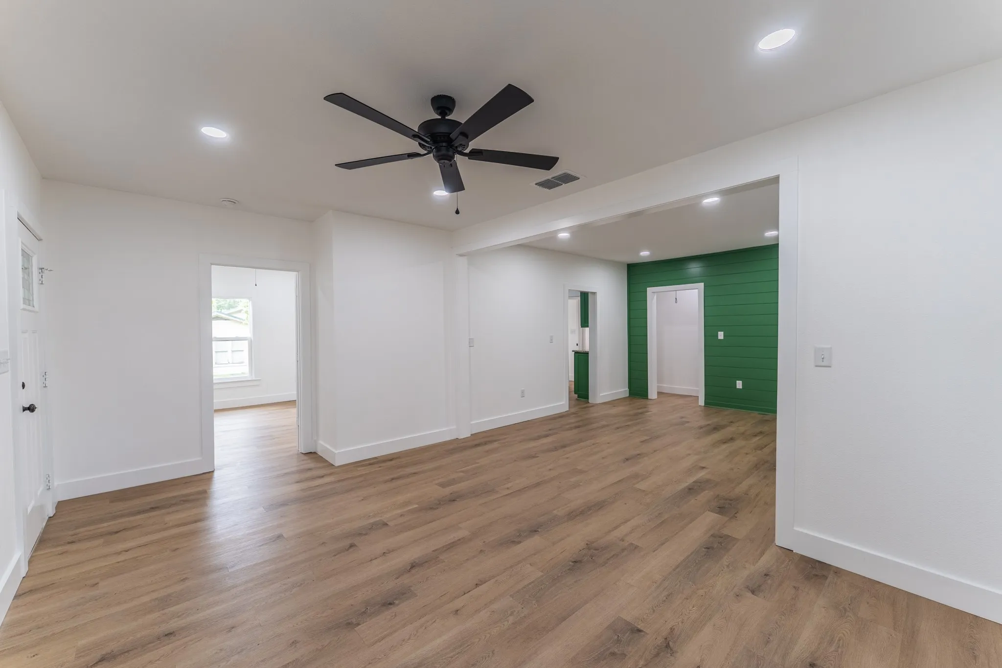 Single Family Residence For Sale in Wood County , 308 W Pine Street, Winnsboro, Texas 75494, 3 Bedroom, 2 Bathroom, Garage spaces, 1,400 Sqft, built in 1930, mls#21267716, Real Estate Agent in Winnsboro, Homes For Sale in Wood county, Homes For Sale in Winnsboro, Realtor in Winnsboro Texas, Real Estate Brokerage Independent Realty Texas, Luminita Cordes Realtor