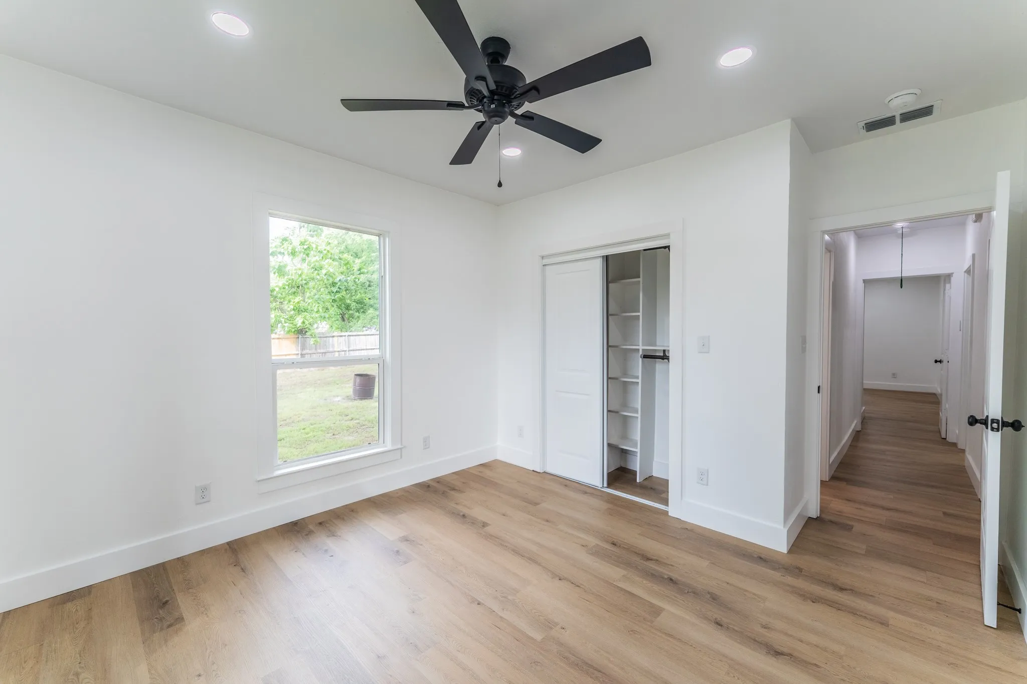Single Family Residence For Sale in Wood County , 308 W Pine Street, Winnsboro, Texas 75494, 3 Bedroom, 2 Bathroom, Garage spaces, 1,400 Sqft, built in 1930, mls#21267716, Real Estate Agent in Winnsboro, Homes For Sale in Wood county, Homes For Sale in Winnsboro, Realtor in Winnsboro Texas, Real Estate Brokerage Independent Realty Texas, Luminita Cordes Realtor
