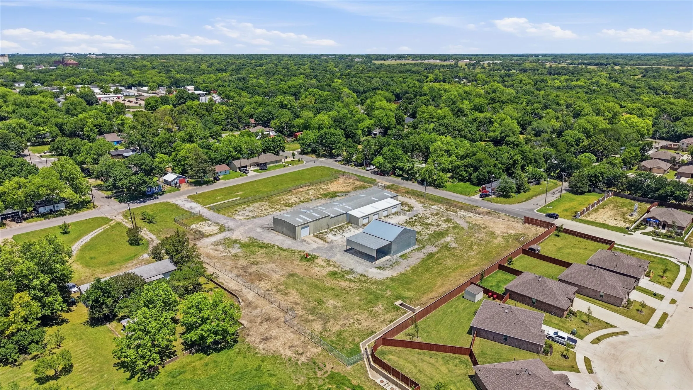 Industrial For Rent in Grayson County , 224 E Cottage Street, Sherman, Texas 75090, 0, 0, Garage spaces, 10,200 Sqft, built in 1985, Price $7,555, mls#21267461, Real Estate Agent in Sherman, Homes For Rent in Grayson county, Homes For Rent in Sherman, Realtor in Sherman Texas, Real Estate Brokerage Independent Realty Texas, Luminita Cordes Realtor