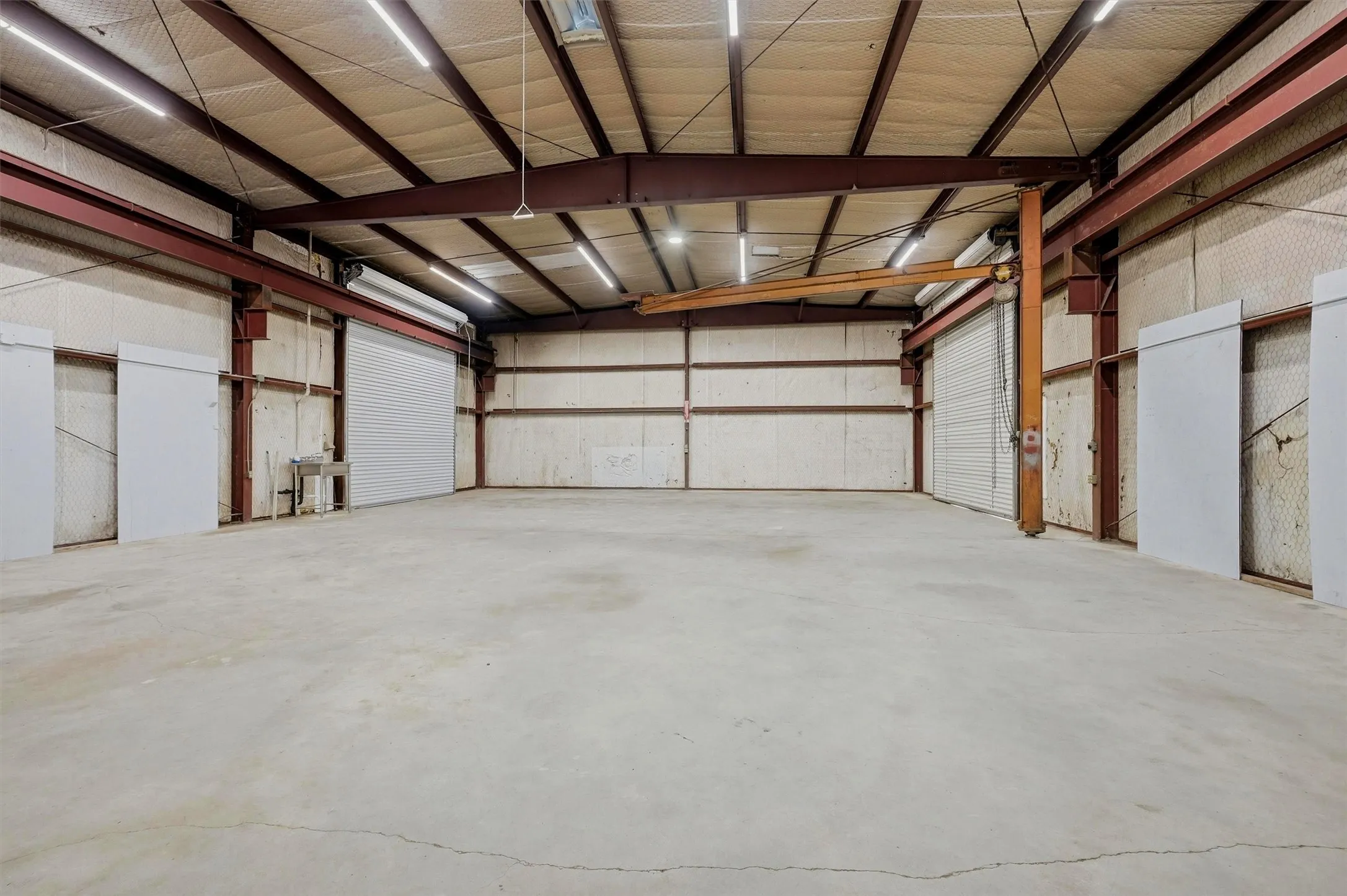 Industrial For Rent in Grayson County , 224 E Cottage Street, Sherman, Texas 75090, 0, 0, Garage spaces, 10,200 Sqft, built in 1985, Price $7,555, mls#21267461, Real Estate Agent in Sherman, Homes For Rent in Grayson county, Homes For Rent in Sherman, Realtor in Sherman Texas, Real Estate Brokerage Independent Realty Texas, Luminita Cordes Realtor