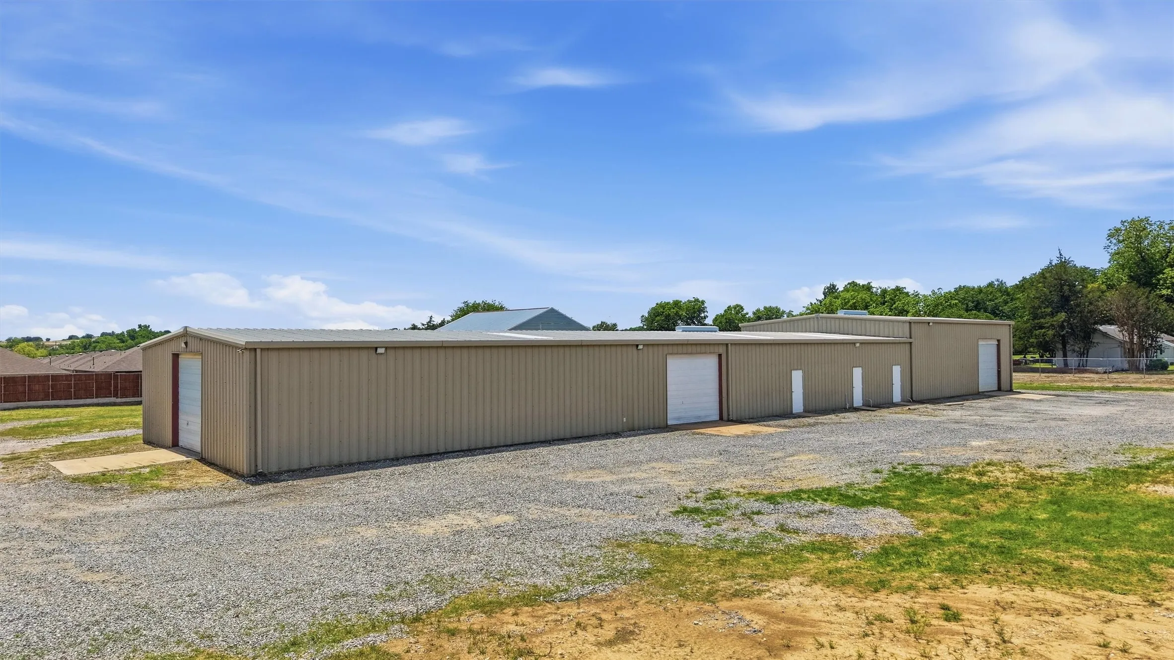 Industrial For Rent in Grayson County , 224 E Cottage Street, Sherman, Texas 75090, 0, 0, Garage spaces, 10,200 Sqft, built in 1985, Price $7,555, mls#21267461, Real Estate Agent in Sherman, Homes For Rent in Grayson county, Homes For Rent in Sherman, Realtor in Sherman Texas, Real Estate Brokerage Independent Realty Texas, Luminita Cordes Realtor