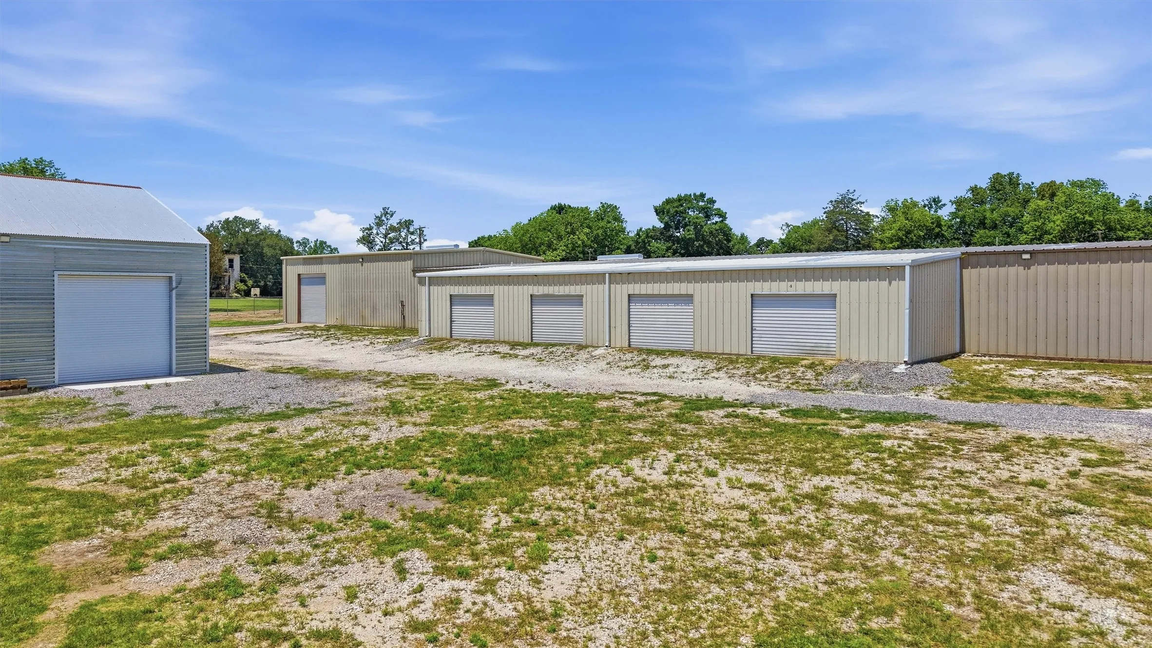 Industrial For Rent in Grayson County , 224 E Cottage Street, Sherman, Texas 75090, 0, 0, Garage spaces, 10,200 Sqft, built in 1985, Price $7,555, mls#21267461, Real Estate Agent in Sherman, Homes For Rent in Grayson county, Homes For Rent in Sherman, Realtor in Sherman Texas, Real Estate Brokerage Independent Realty Texas, Luminita Cordes Realtor