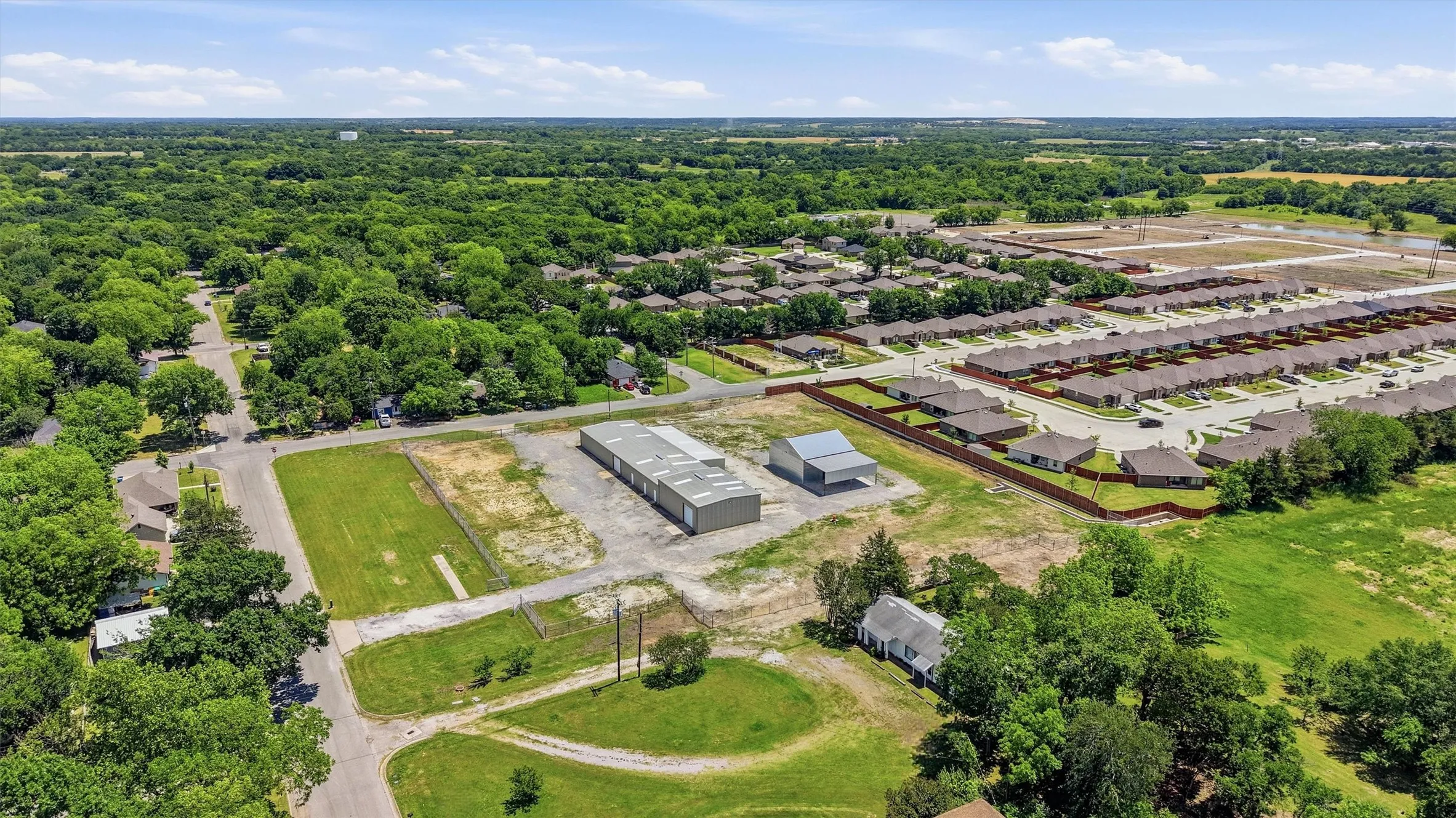 Industrial For Rent in Grayson County , 224 E Cottage Street, Sherman, Texas 75090, 0, 0, Garage spaces, 10,200 Sqft, built in 1985, Price $7,555, mls#21267461, Real Estate Agent in Sherman, Homes For Rent in Grayson county, Homes For Rent in Sherman, Realtor in Sherman Texas, Real Estate Brokerage Independent Realty Texas, Luminita Cordes Realtor