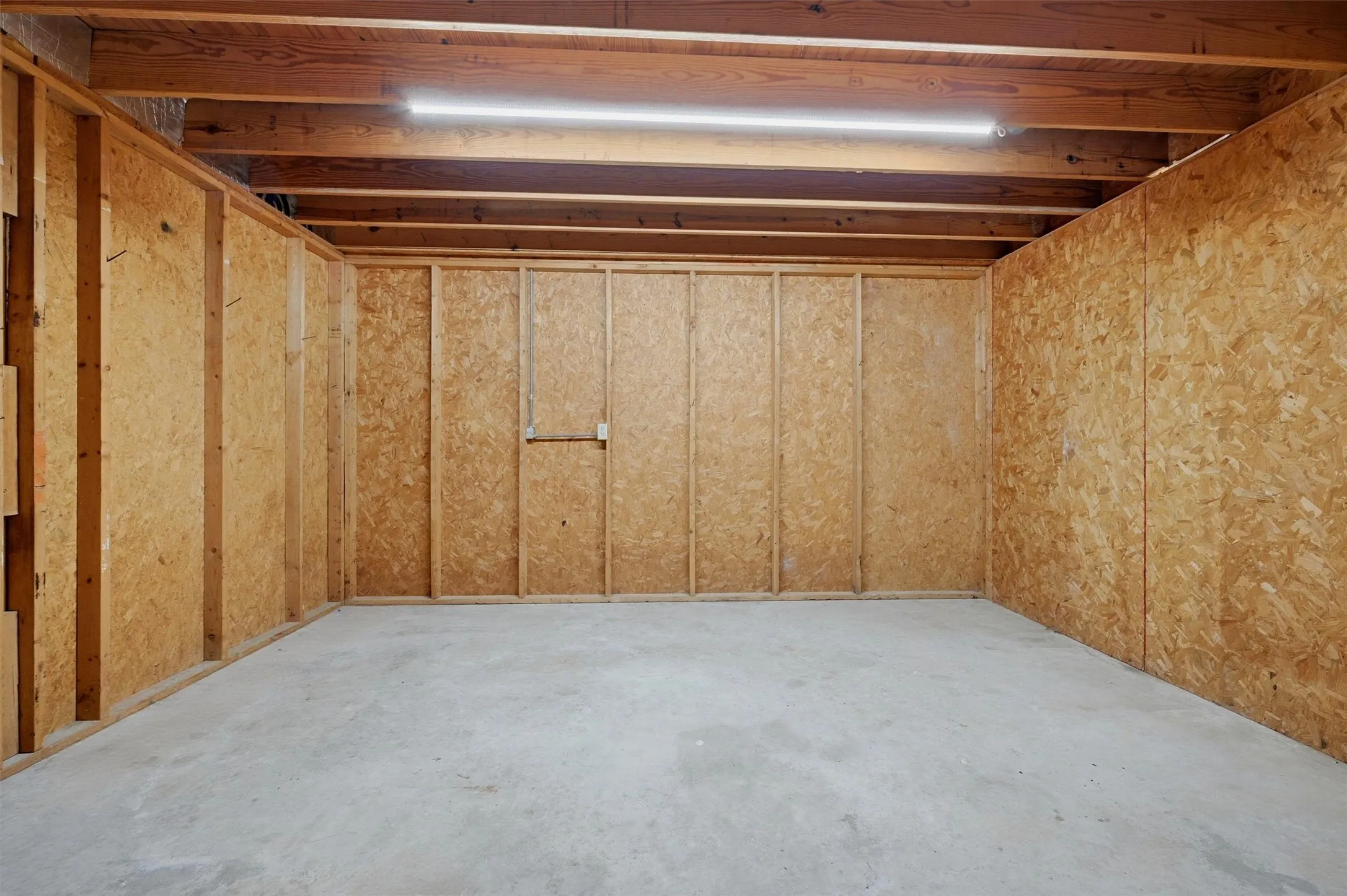 Industrial For Rent in Grayson County , 224 E Cottage Street, Sherman, Texas 75090, 0, 0, Garage spaces, 10,200 Sqft, built in 1985, Price $7,555, mls#21267461, Real Estate Agent in Sherman, Homes For Rent in Grayson county, Homes For Rent in Sherman, Realtor in Sherman Texas, Real Estate Brokerage Independent Realty Texas, Luminita Cordes Realtor