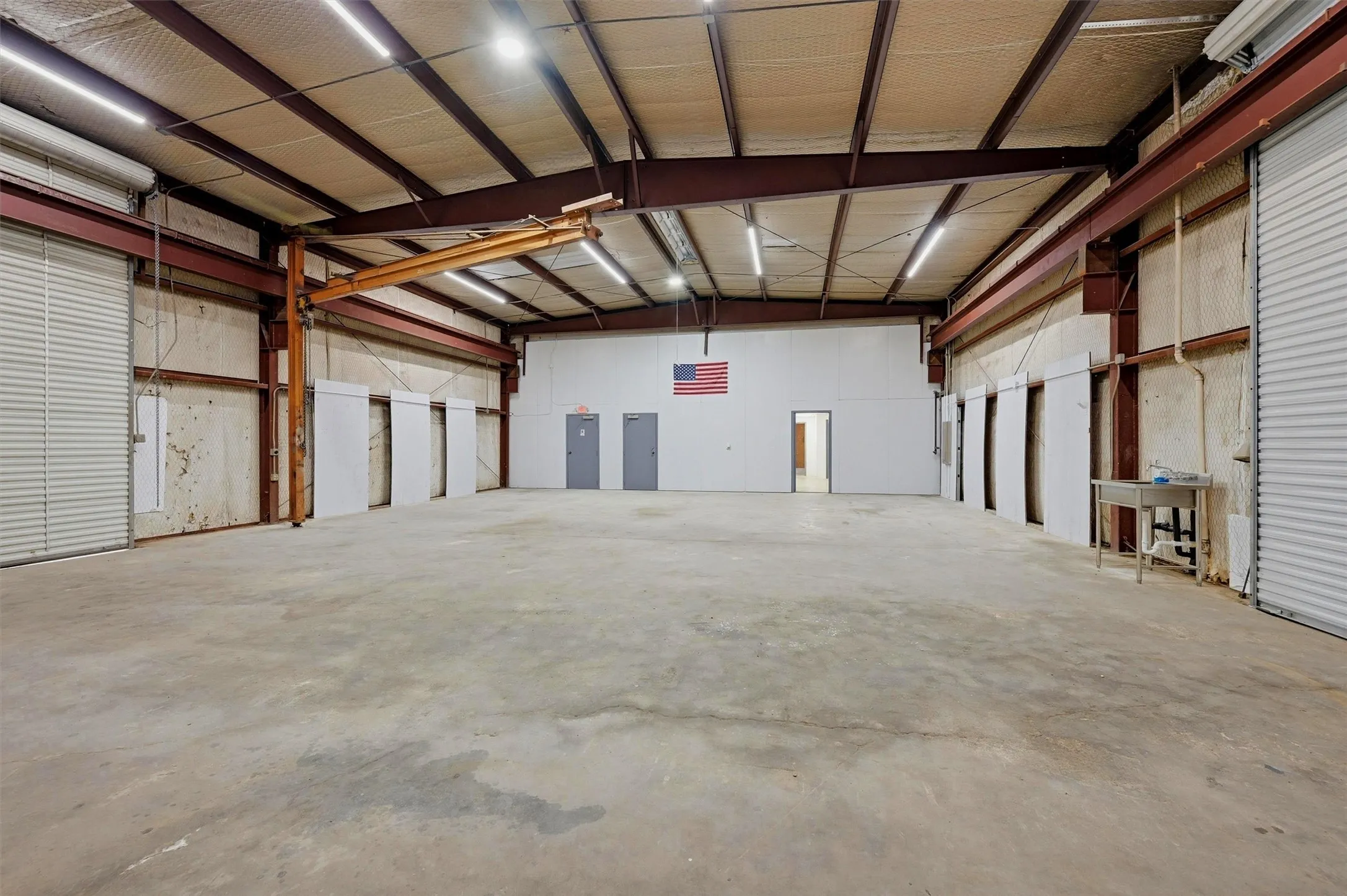 Industrial For Rent in Grayson County , 224 E Cottage Street, Sherman, Texas 75090, 0, 0, Garage spaces, 10,200 Sqft, built in 1985, Price $7,555, mls#21267461, Real Estate Agent in Sherman, Homes For Rent in Grayson county, Homes For Rent in Sherman, Realtor in Sherman Texas, Real Estate Brokerage Independent Realty Texas, Luminita Cordes Realtor