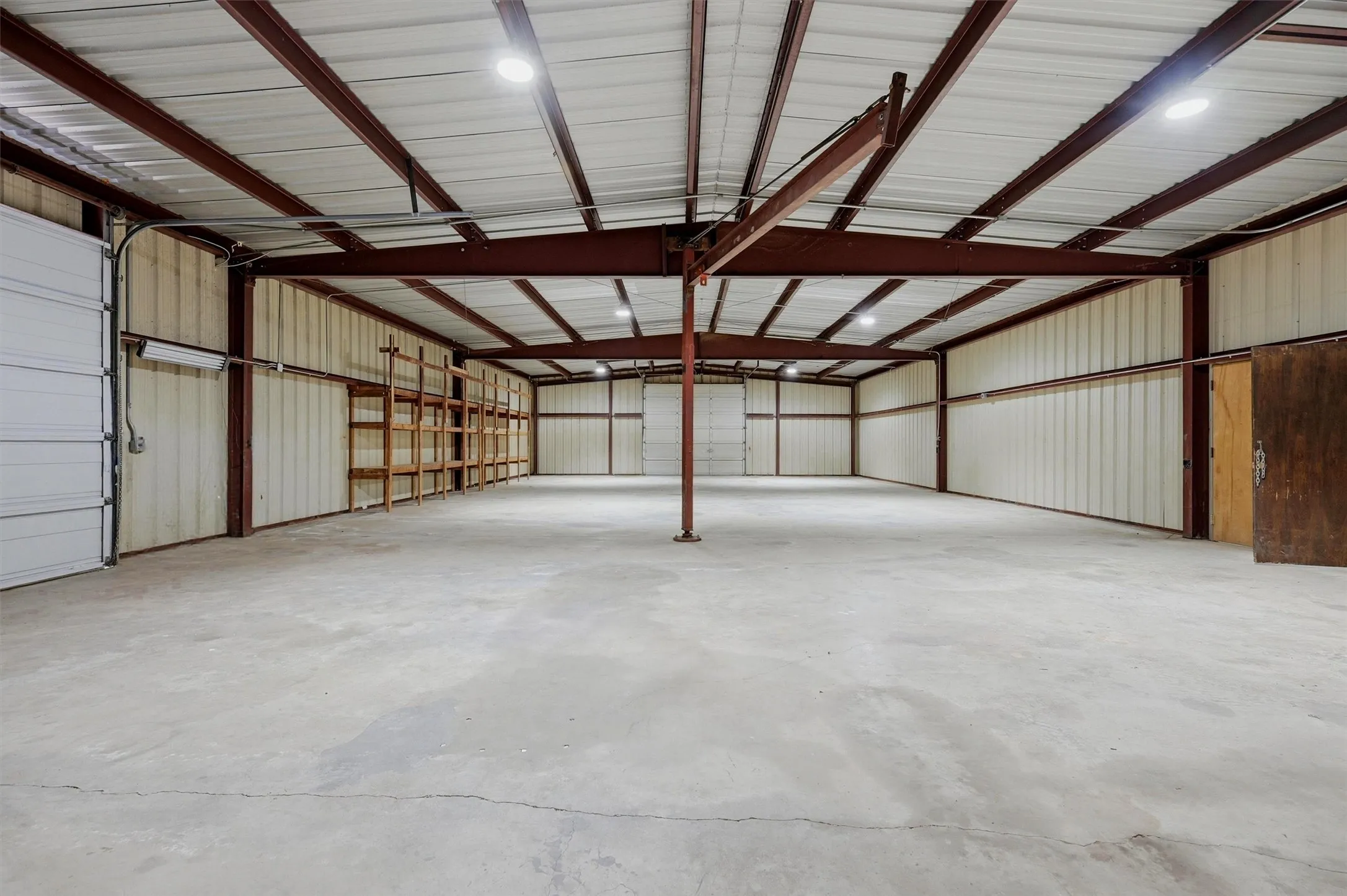 Industrial For Rent in Grayson County , 224 E Cottage Street, Sherman, Texas 75090, 0, 0, Garage spaces, 10,200 Sqft, built in 1985, Price $7,555, mls#21267461, Real Estate Agent in Sherman, Homes For Rent in Grayson county, Homes For Rent in Sherman, Realtor in Sherman Texas, Real Estate Brokerage Independent Realty Texas, Luminita Cordes Realtor