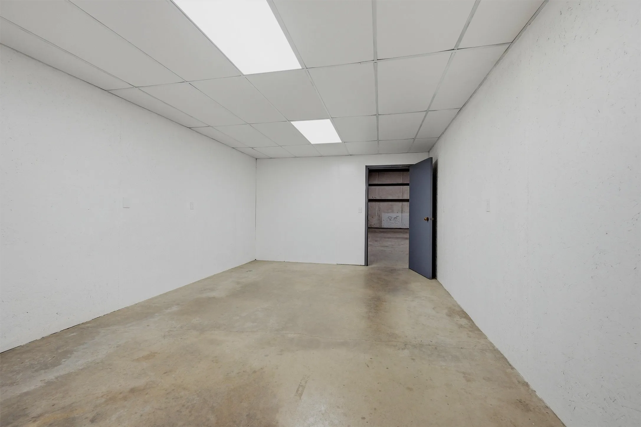 Industrial For Rent in Grayson County , 224 E Cottage Street, Sherman, Texas 75090, 0, 0, Garage spaces, 10,200 Sqft, built in 1985, Price $7,555, mls#21267461, Real Estate Agent in Sherman, Homes For Rent in Grayson county, Homes For Rent in Sherman, Realtor in Sherman Texas, Real Estate Brokerage Independent Realty Texas, Luminita Cordes Realtor