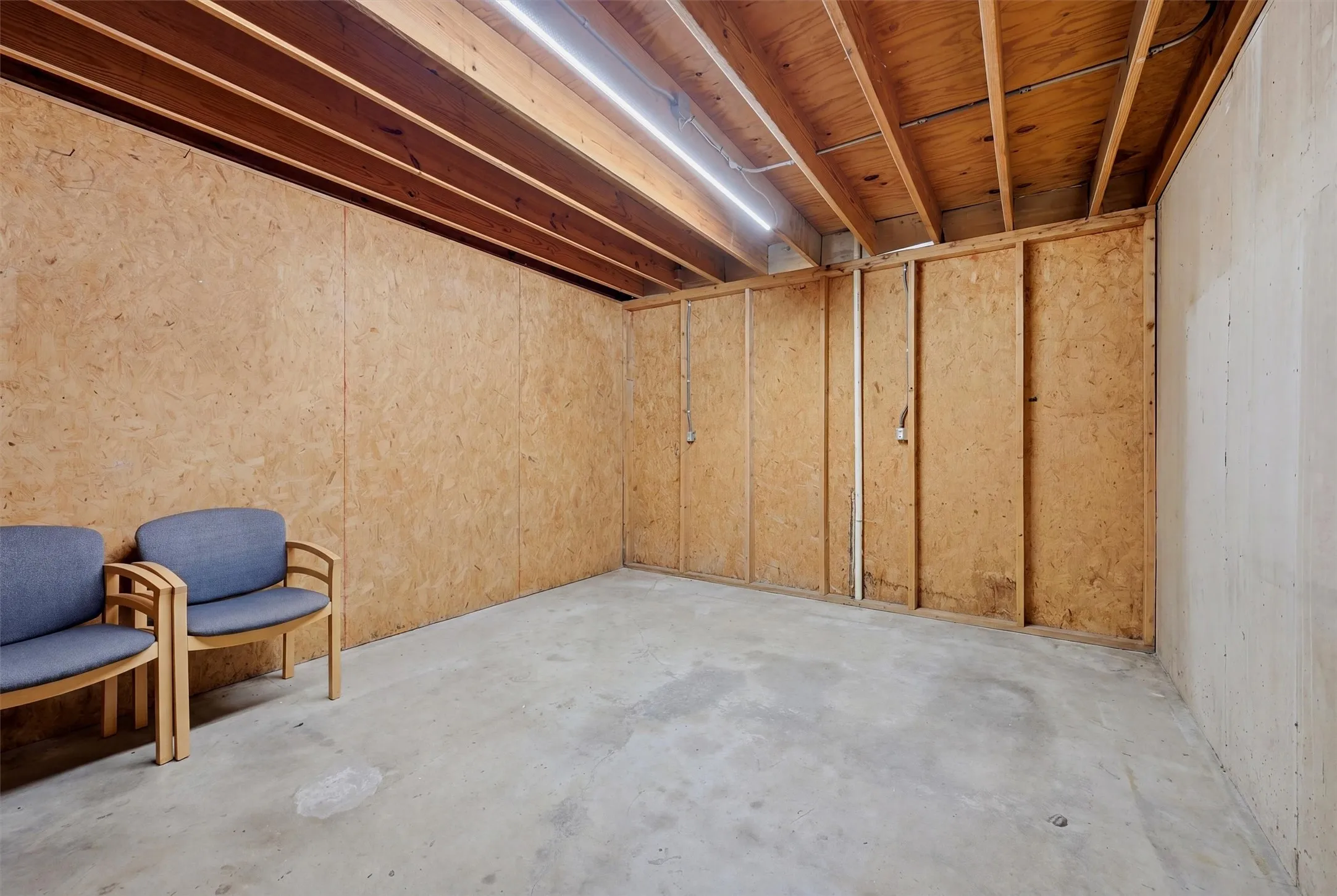 Industrial For Rent in Grayson County , 224 E Cottage Street, Sherman, Texas 75090, 0, 0, Garage spaces, 10,200 Sqft, built in 1985, Price $7,555, mls#21267461, Real Estate Agent in Sherman, Homes For Rent in Grayson county, Homes For Rent in Sherman, Realtor in Sherman Texas, Real Estate Brokerage Independent Realty Texas, Luminita Cordes Realtor