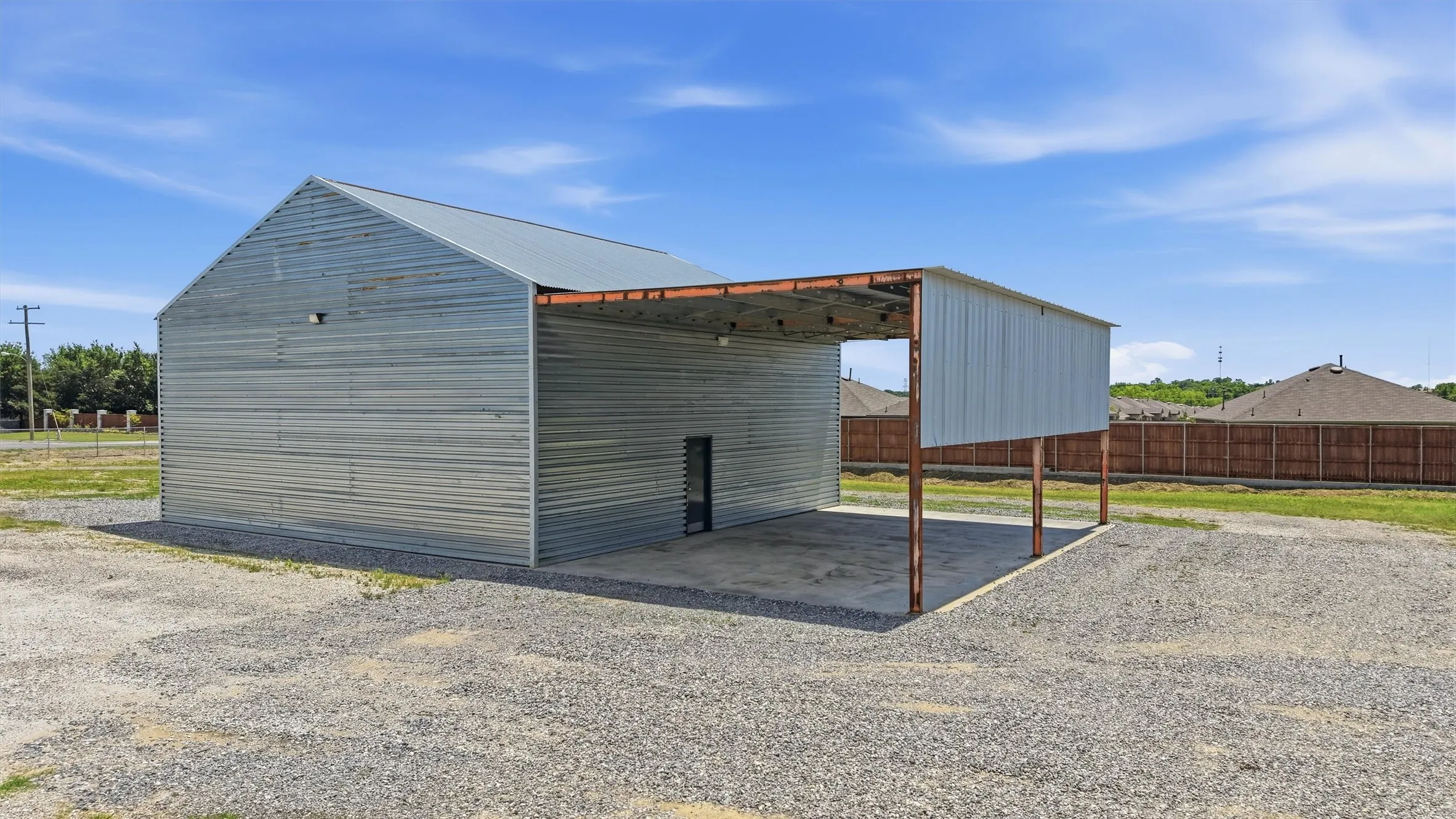Industrial For Rent in Grayson County , 224 E Cottage Street, Sherman, Texas 75090, 0, 0, Garage spaces, 10,200 Sqft, built in 1985, Price $7,555, mls#21267461, Real Estate Agent in Sherman, Homes For Rent in Grayson county, Homes For Rent in Sherman, Realtor in Sherman Texas, Real Estate Brokerage Independent Realty Texas, Luminita Cordes Realtor