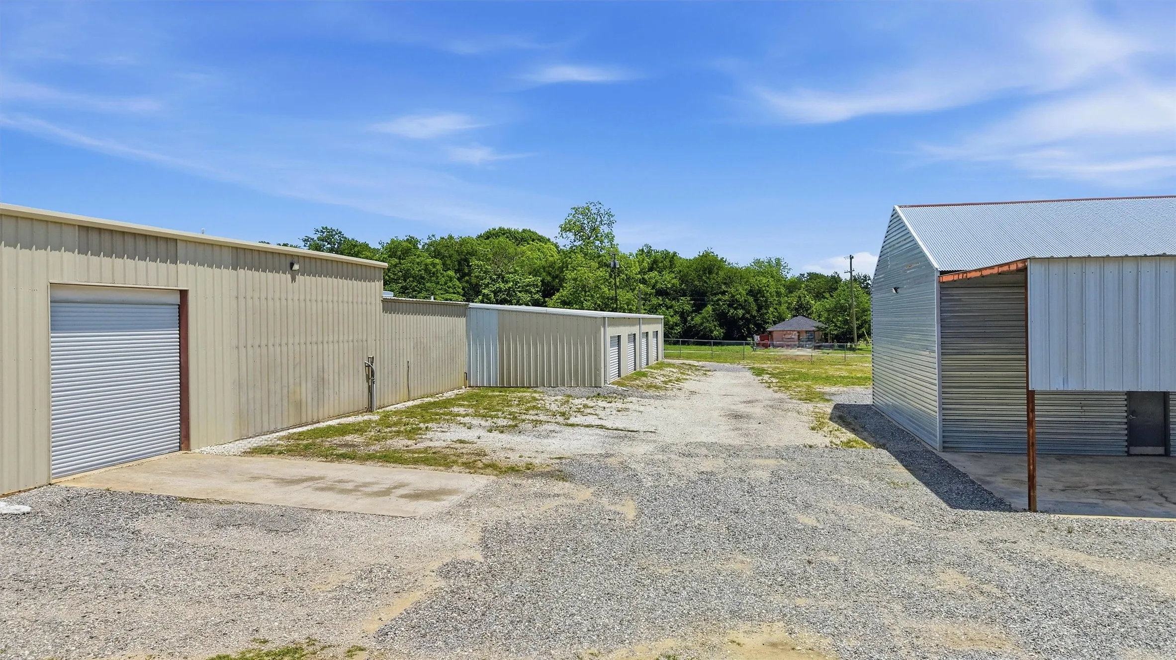 Industrial For Rent in Grayson County , 224 E Cottage Street, Sherman, Texas 75090, 0, 0, Garage spaces, 10,200 Sqft, built in 1985, Price $7,555, mls#21267461, Real Estate Agent in Sherman, Homes For Rent in Grayson county, Homes For Rent in Sherman, Realtor in Sherman Texas, Real Estate Brokerage Independent Realty Texas, Luminita Cordes Realtor