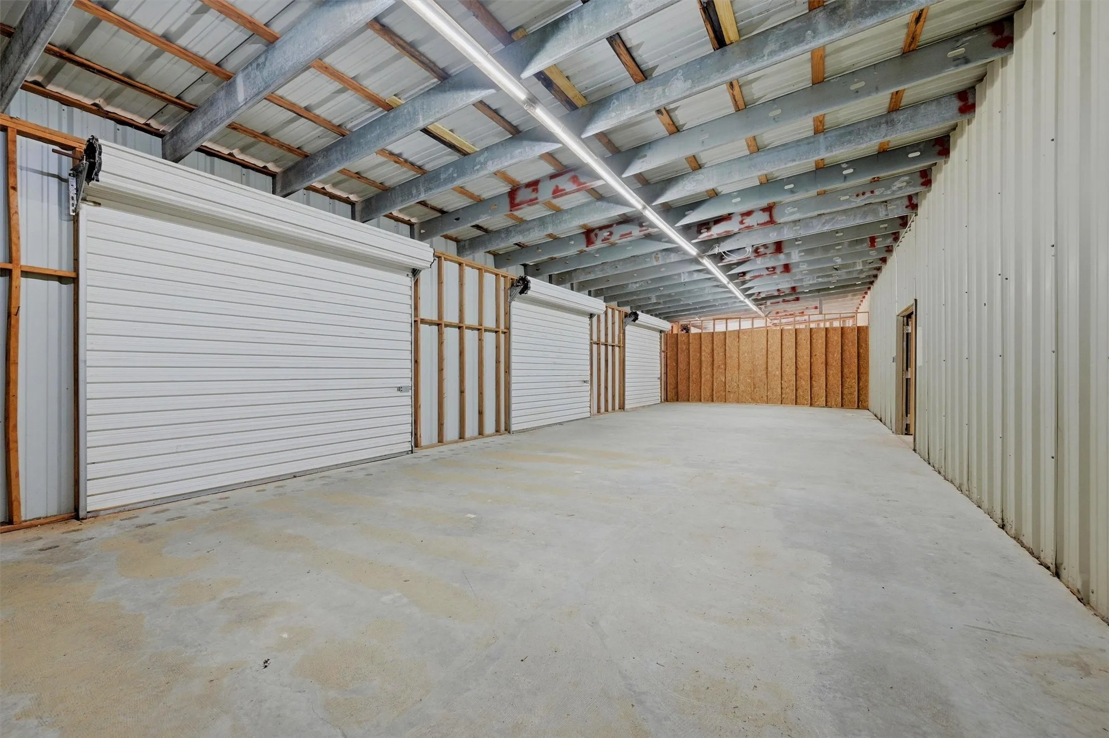 Industrial For Rent in Grayson County , 224 E Cottage Street, Sherman, Texas 75090, 0, 0, Garage spaces, 10,200 Sqft, built in 1985, Price $7,555, mls#21267461, Real Estate Agent in Sherman, Homes For Rent in Grayson county, Homes For Rent in Sherman, Realtor in Sherman Texas, Real Estate Brokerage Independent Realty Texas, Luminita Cordes Realtor