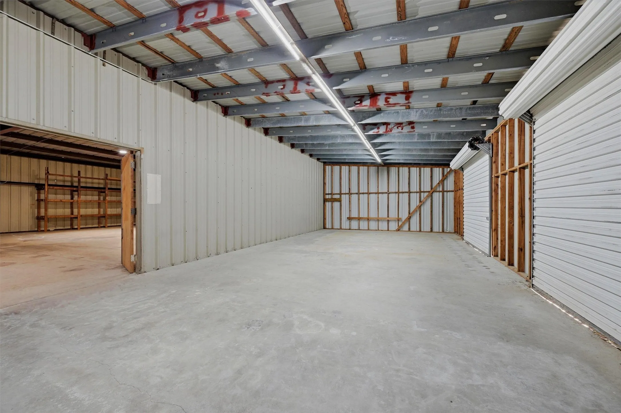Industrial For Rent in Grayson County , 224 E Cottage Street, Sherman, Texas 75090, 0, 0, Garage spaces, 10,200 Sqft, built in 1985, Price $7,555, mls#21267461, Real Estate Agent in Sherman, Homes For Rent in Grayson county, Homes For Rent in Sherman, Realtor in Sherman Texas, Real Estate Brokerage Independent Realty Texas, Luminita Cordes Realtor