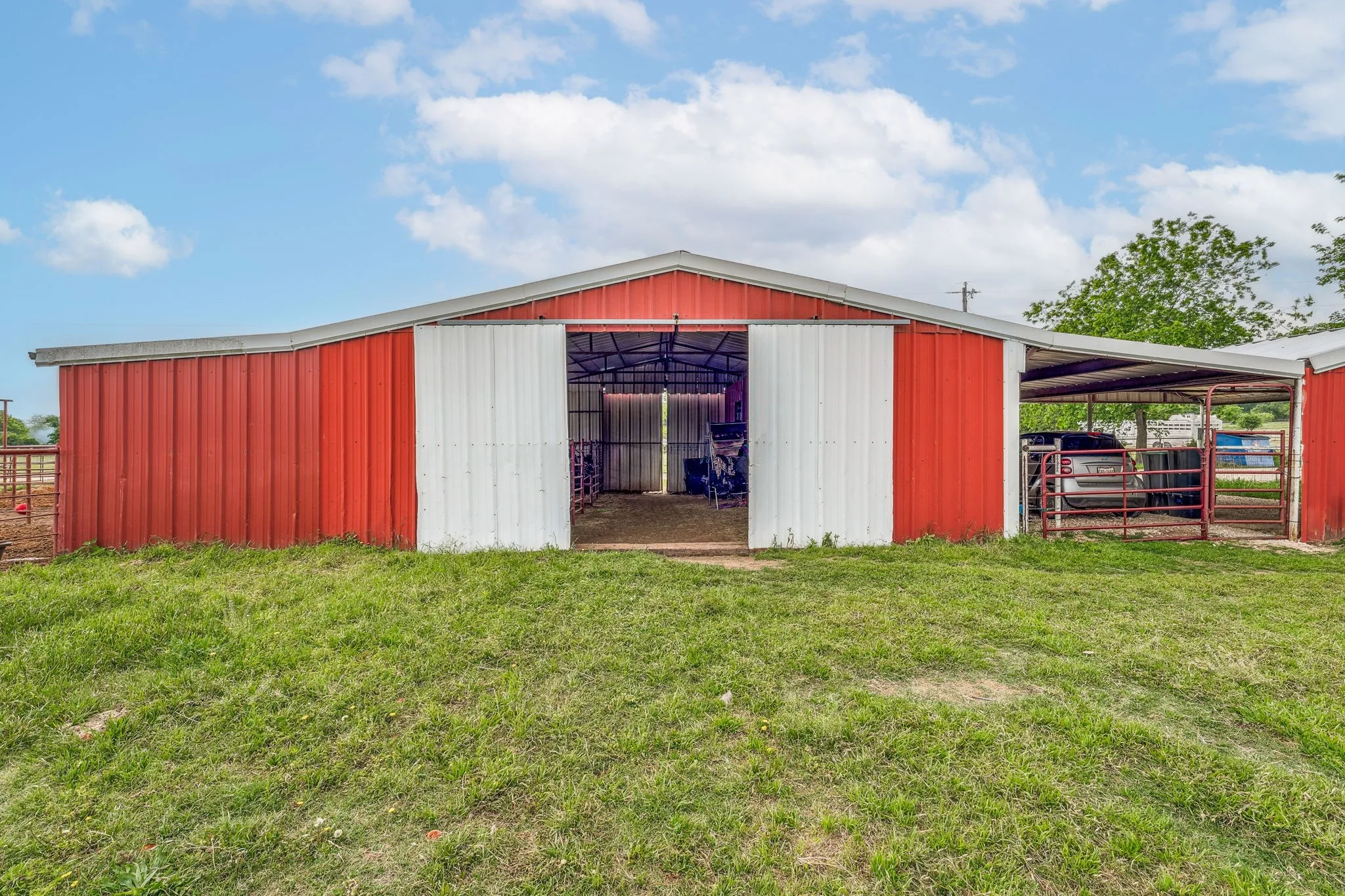 Multiple Parcels For Sale in Erath County , 1450 Lincoln Drive, Stephenville, Texas 76401, 11 Bedroom, 6 Bathroom, Garage spaces, 0 Sqft, built in 1987, mls#21266459, Real Estate Agent in Stephenville, Homes For Sale in Erath county, Homes For Sale in Stephenville, Realtor in Stephenville Texas, Real Estate Brokerage Independent Realty Texas, Luminita Cordes Realtor