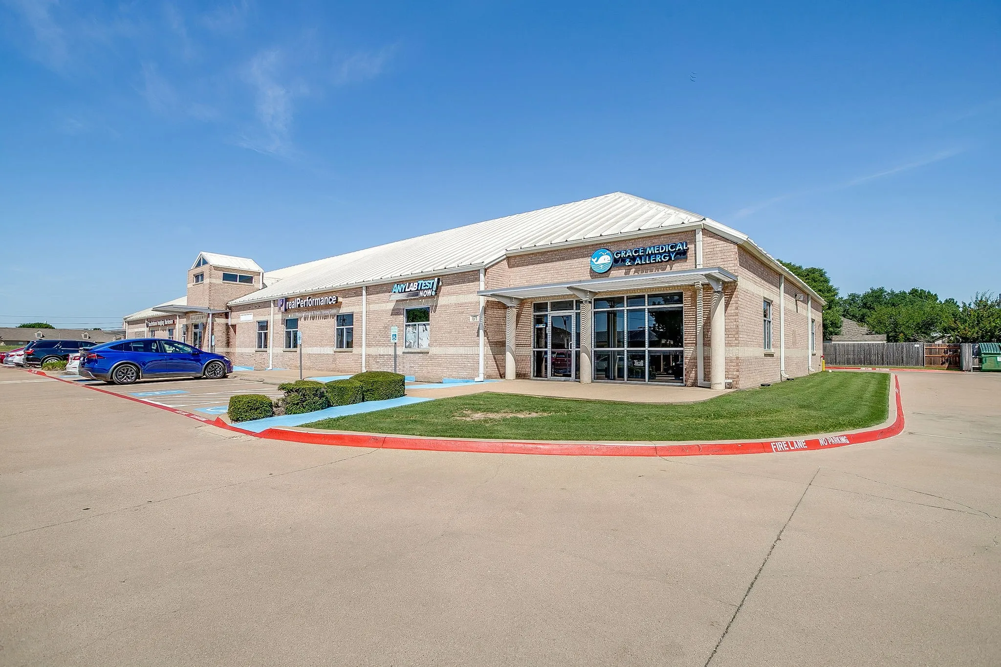 Office For Rent in Tarrant County , 671 NE Alsbury Boulevard, Burleson, Texas 76028, 0, 0, Garage spaces, 1,753 Sqft, built in 2004, mls#21268350, Real Estate Agent in Burleson, Homes For Rent in Tarrant county, Homes For Rent in Burleson, Realtor in Burleson Texas, Real Estate Brokerage Independent Realty Texas, Luminita Cordes Realtor