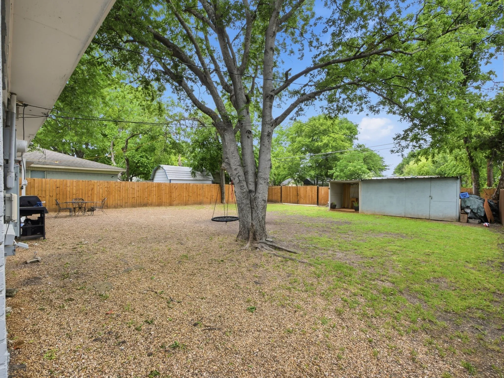 Single Family Residence For Sale in Dallas County , 2219 Loyce Drive, Mesquite, Texas 75149, 3 Bedrooms, 1 Bathroom, 1 Garage spaces, 910 Sqft, built in 1959, Price $238,000, mls#21268352, Real Estate Agent in Mesquite, Homes For Sale in Dallas county, Homes For Sale in Mesquite, Realtor in Mesquite Texas, Real Estate Brokerage Independent Realty Texas, Luminita Cordes Realtor