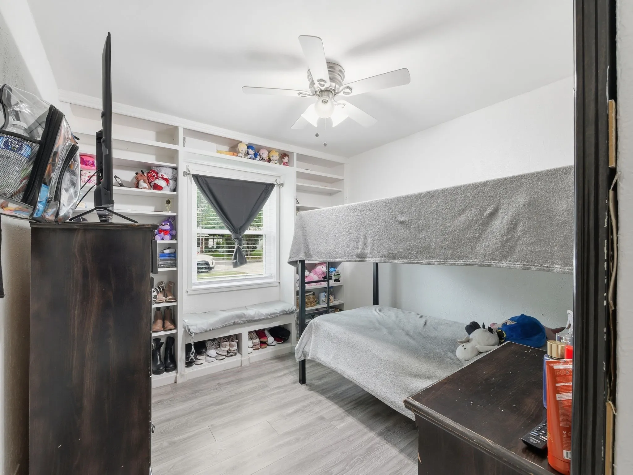 Single Family Residence For Sale in Dallas County , 2219 Loyce Drive, Mesquite, Texas 75149, 3 Bedrooms, 1 Bathroom, 1 Garage spaces, 910 Sqft, built in 1959, Price $238,000, mls#21268352, Real Estate Agent in Mesquite, Homes For Sale in Dallas county, Homes For Sale in Mesquite, Realtor in Mesquite Texas, Real Estate Brokerage Independent Realty Texas, Luminita Cordes Realtor