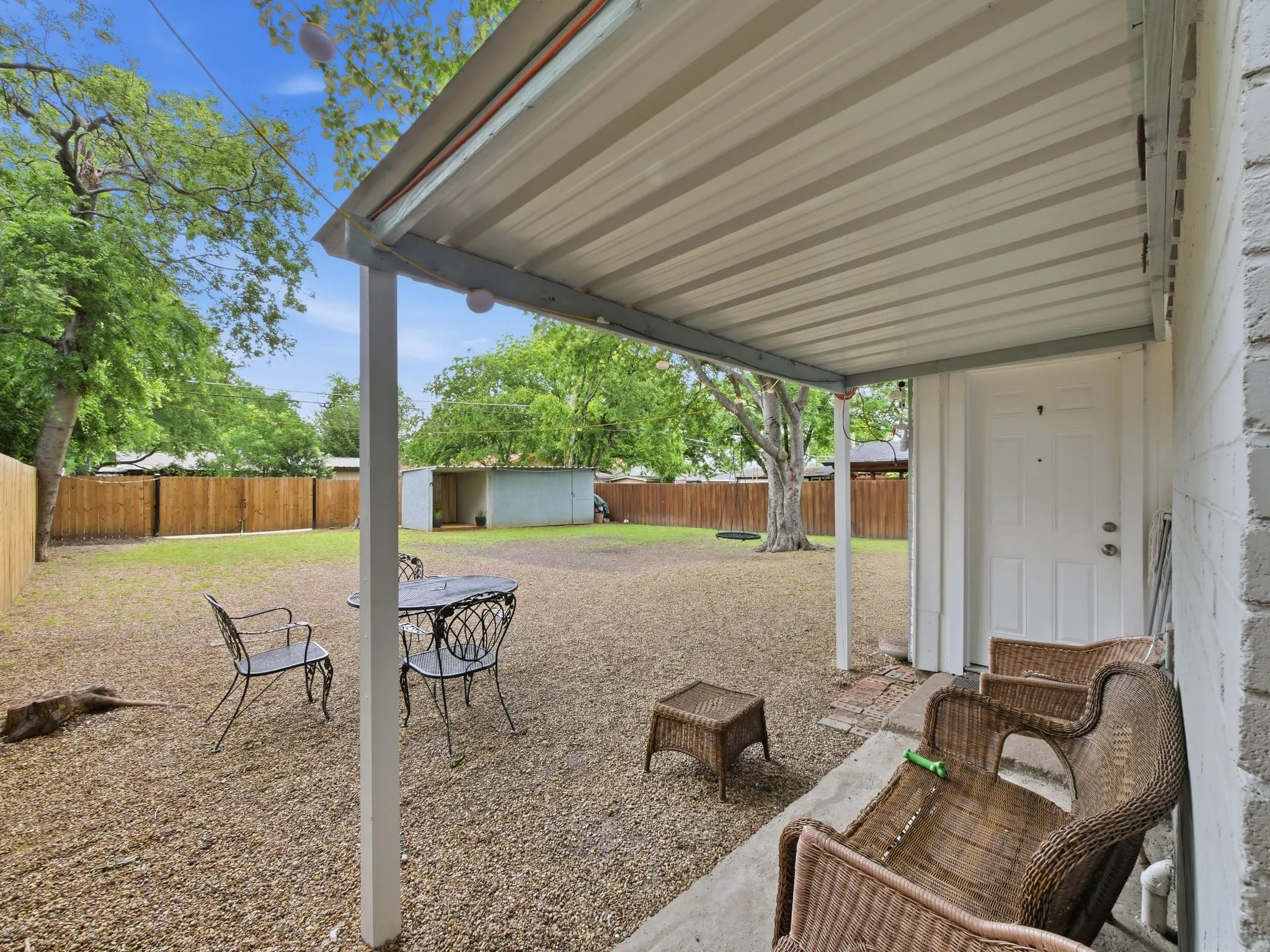 Single Family Residence For Sale in Dallas County , 2219 Loyce Drive, Mesquite, Texas 75149, 3 Bedrooms, 1 Bathroom, 1 Garage spaces, 910 Sqft, built in 1959, Price $238,000, mls#21268352, Real Estate Agent in Mesquite, Homes For Sale in Dallas county, Homes For Sale in Mesquite, Realtor in Mesquite Texas, Real Estate Brokerage Independent Realty Texas, Luminita Cordes Realtor