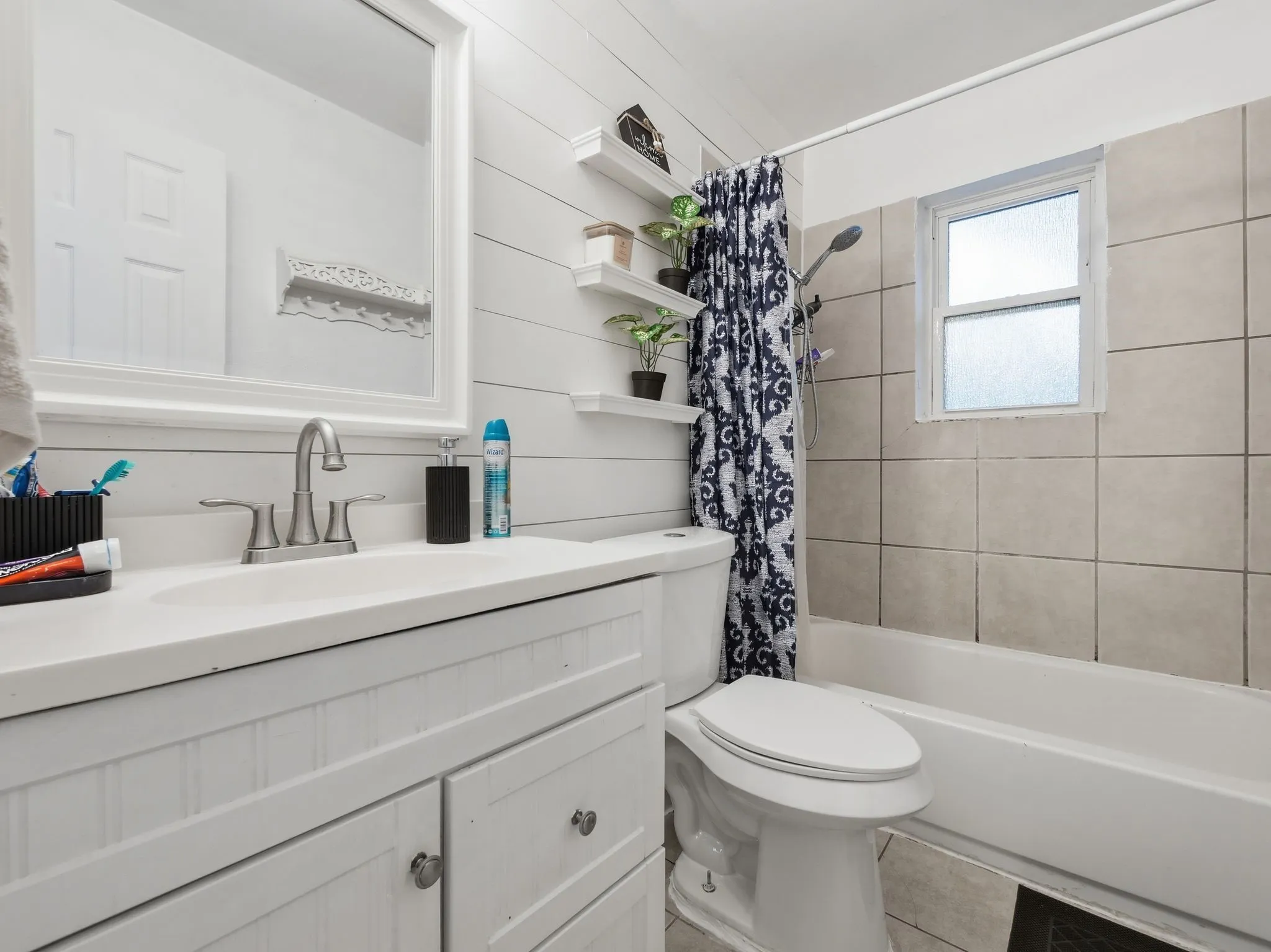 Single Family Residence For Sale in Dallas County , 2219 Loyce Drive, Mesquite, Texas 75149, 3 Bedrooms, 1 Bathroom, 1 Garage spaces, 910 Sqft, built in 1959, Price $238,000, mls#21268352, Real Estate Agent in Mesquite, Homes For Sale in Dallas county, Homes For Sale in Mesquite, Realtor in Mesquite Texas, Real Estate Brokerage Independent Realty Texas, Luminita Cordes Realtor