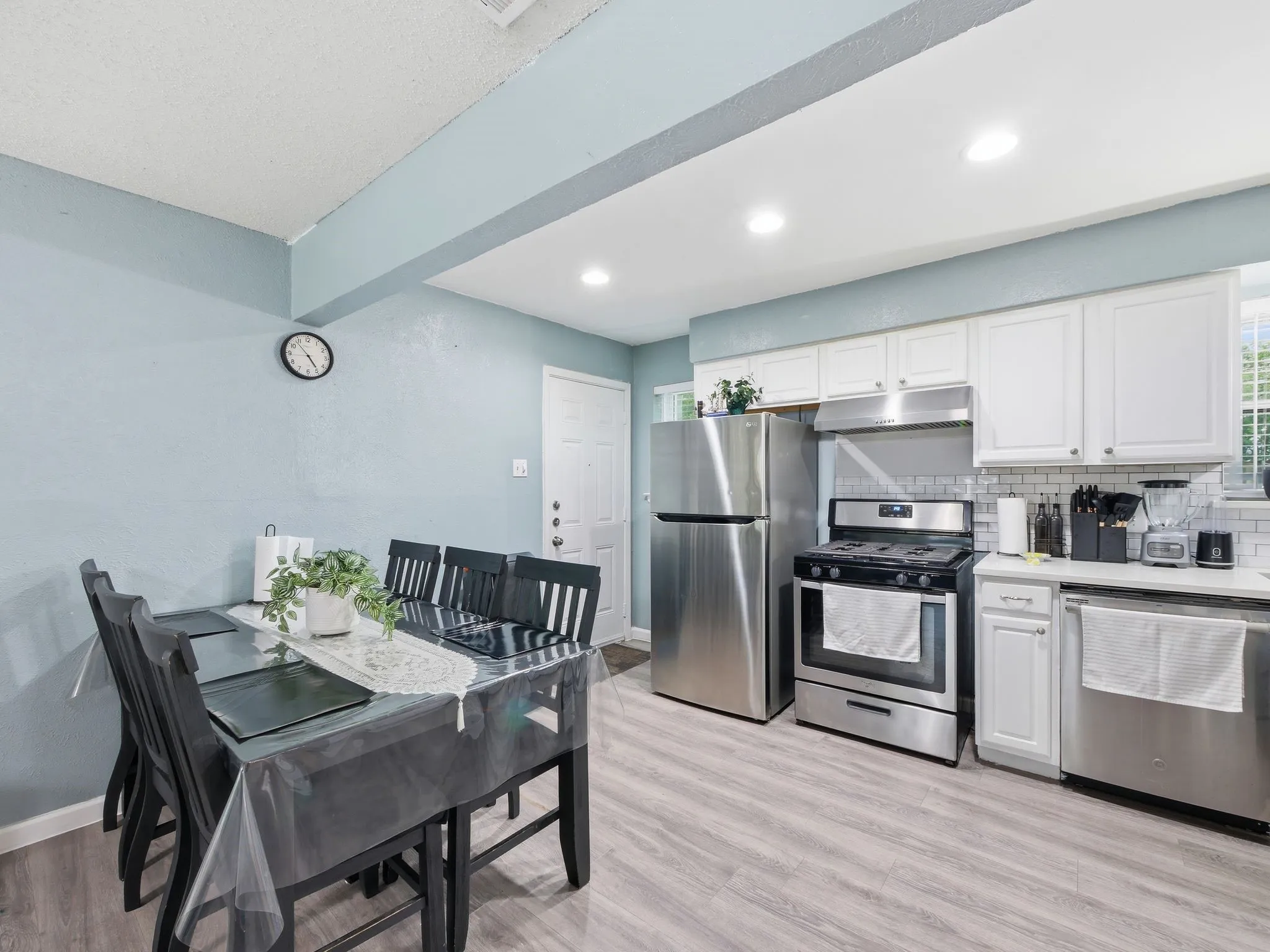 Single Family Residence For Sale in Dallas County , 2219 Loyce Drive, Mesquite, Texas 75149, 3 Bedrooms, 1 Bathroom, 1 Garage spaces, 910 Sqft, built in 1959, Price $238,000, mls#21268352, Real Estate Agent in Mesquite, Homes For Sale in Dallas county, Homes For Sale in Mesquite, Realtor in Mesquite Texas, Real Estate Brokerage Independent Realty Texas, Luminita Cordes Realtor