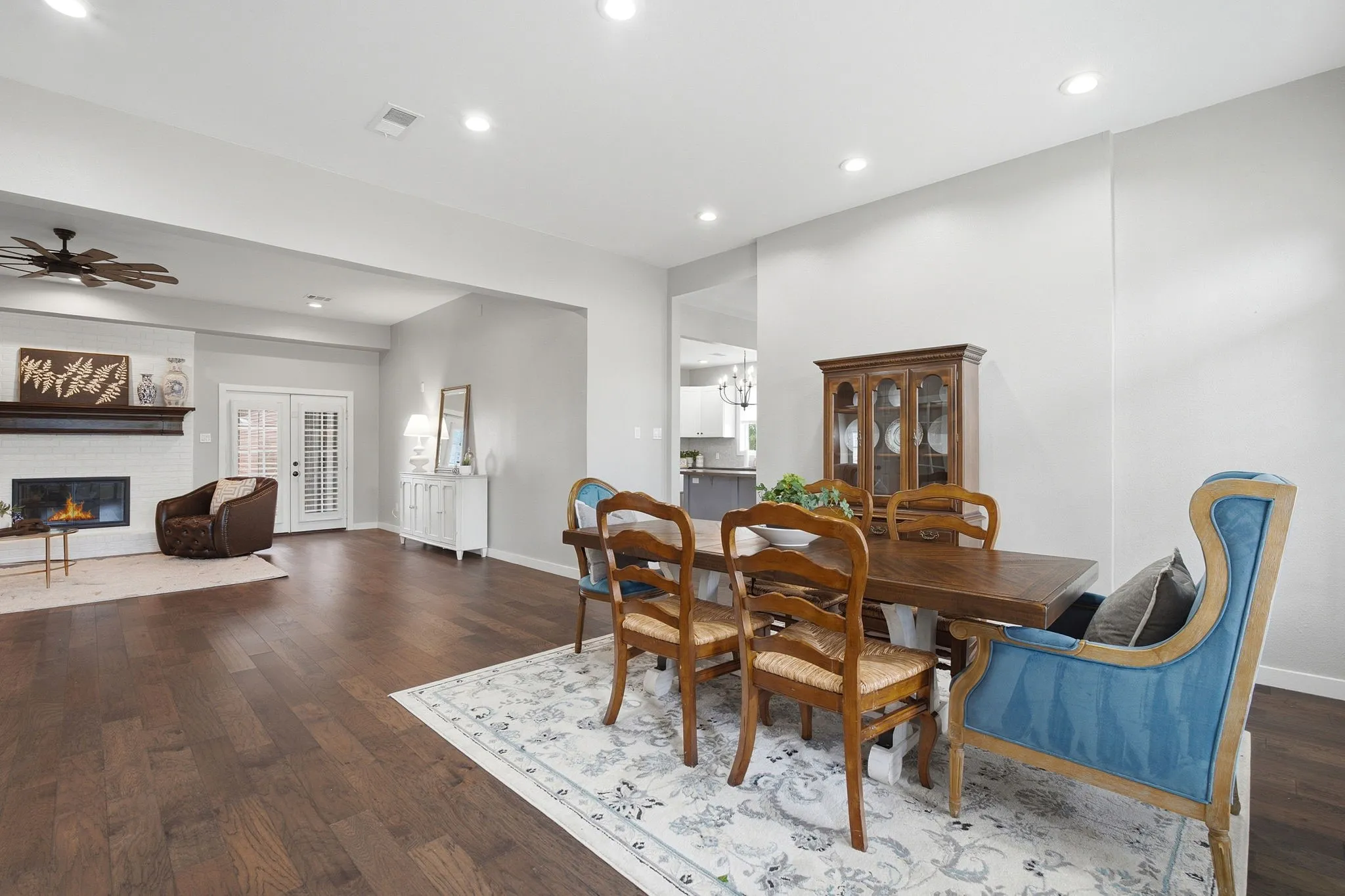 Single Family Residence For Sale in Collin County , 15 Brookhollow Circle, Melissa, Texas 75454, 5 Bedroom, 4 Bathroom, 2 Garage spaces, 3,439 Sqft, built in 1996, mls#21267902, Real Estate Agent in Melissa, Homes For Sale in Collin county, Homes For Sale in Melissa, Realtor in Melissa Texas, Real Estate Brokerage Independent Realty Texas, Luminita Cordes Realtor