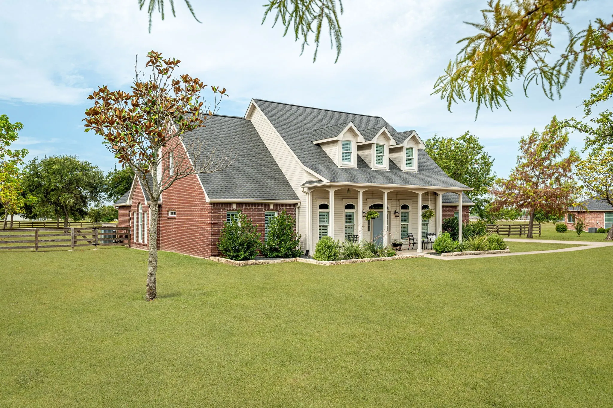Single Family Residence For Sale in Collin County , 15 Brookhollow Circle, Melissa, Texas 75454, 5 Bedroom, 4 Bathroom, 2 Garage spaces, 3,439 Sqft, built in 1996, mls#21267902, Real Estate Agent in Melissa, Homes For Sale in Collin county, Homes For Sale in Melissa, Realtor in Melissa Texas, Real Estate Brokerage Independent Realty Texas, Luminita Cordes Realtor