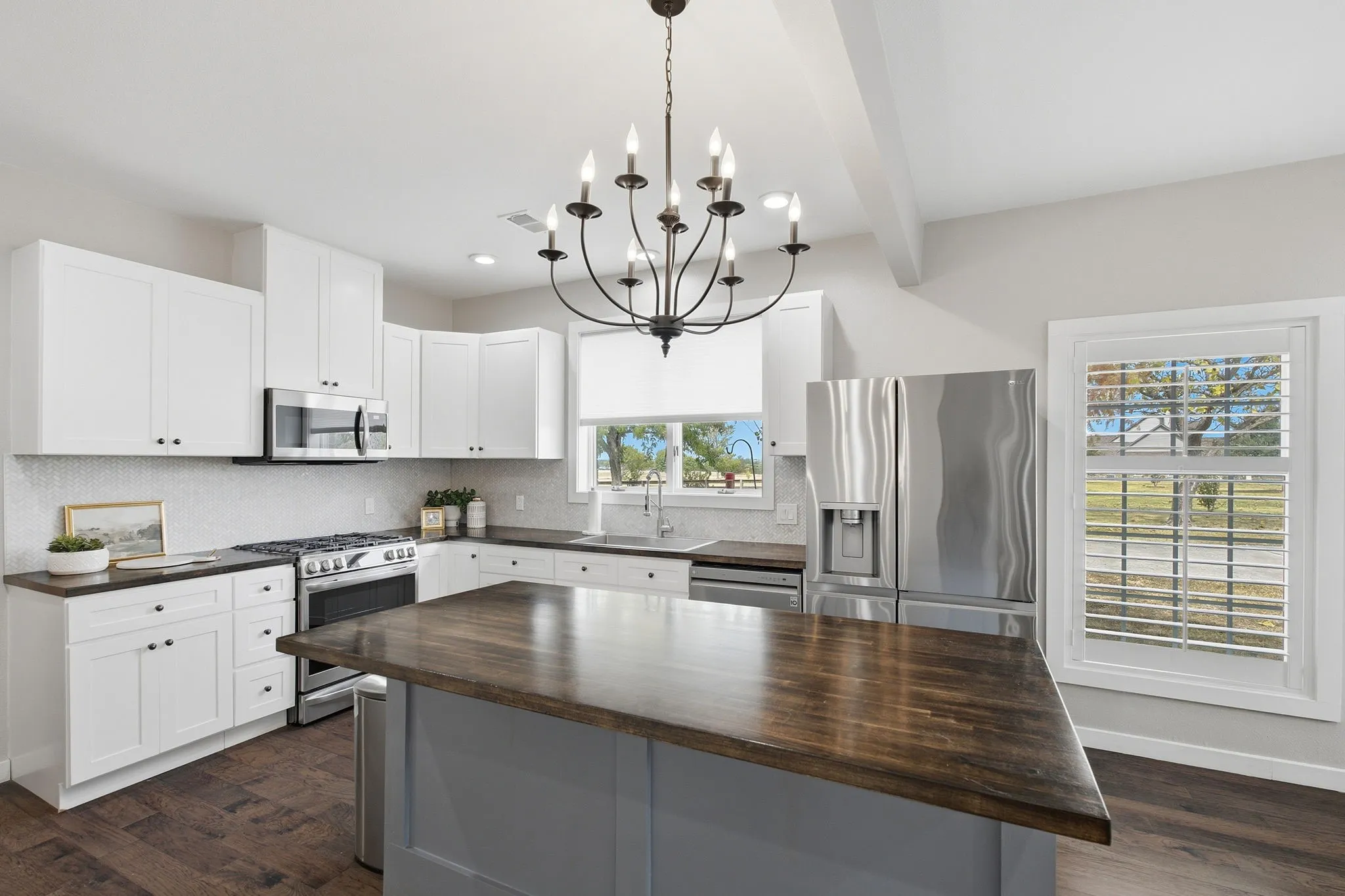 Single Family Residence For Sale in Collin County , 15 Brookhollow Circle, Melissa, Texas 75454, 5 Bedroom, 4 Bathroom, 2 Garage spaces, 3,439 Sqft, built in 1996, mls#21267902, Real Estate Agent in Melissa, Homes For Sale in Collin county, Homes For Sale in Melissa, Realtor in Melissa Texas, Real Estate Brokerage Independent Realty Texas, Luminita Cordes Realtor