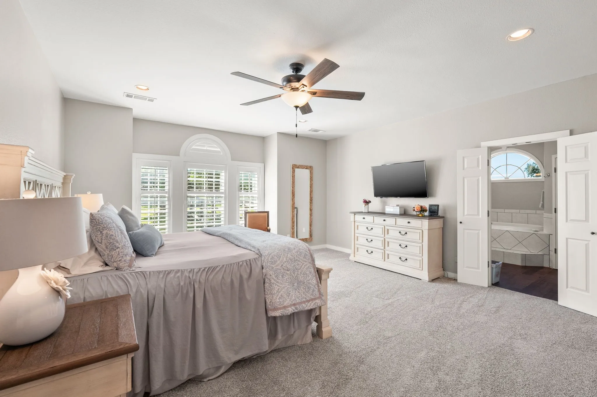 Single Family Residence For Sale in Collin County , 15 Brookhollow Circle, Melissa, Texas 75454, 5 Bedroom, 4 Bathroom, 2 Garage spaces, 3,439 Sqft, built in 1996, mls#21267902, Real Estate Agent in Melissa, Homes For Sale in Collin county, Homes For Sale in Melissa, Realtor in Melissa Texas, Real Estate Brokerage Independent Realty Texas, Luminita Cordes Realtor
